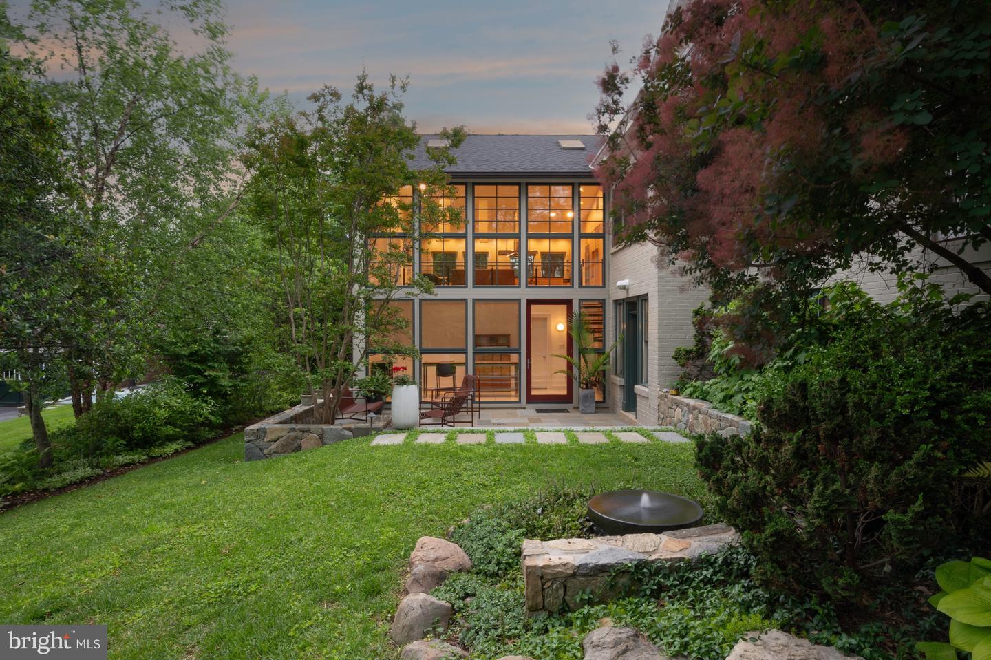 120 W MAPLE ST, ALEXANDRIA, Virginia 22301, 4 Bedrooms Bedrooms, ,3 BathroomsBathrooms,Residential,For sale,120 W MAPLE ST,VAAX2045226 MLS # VAAX2045226