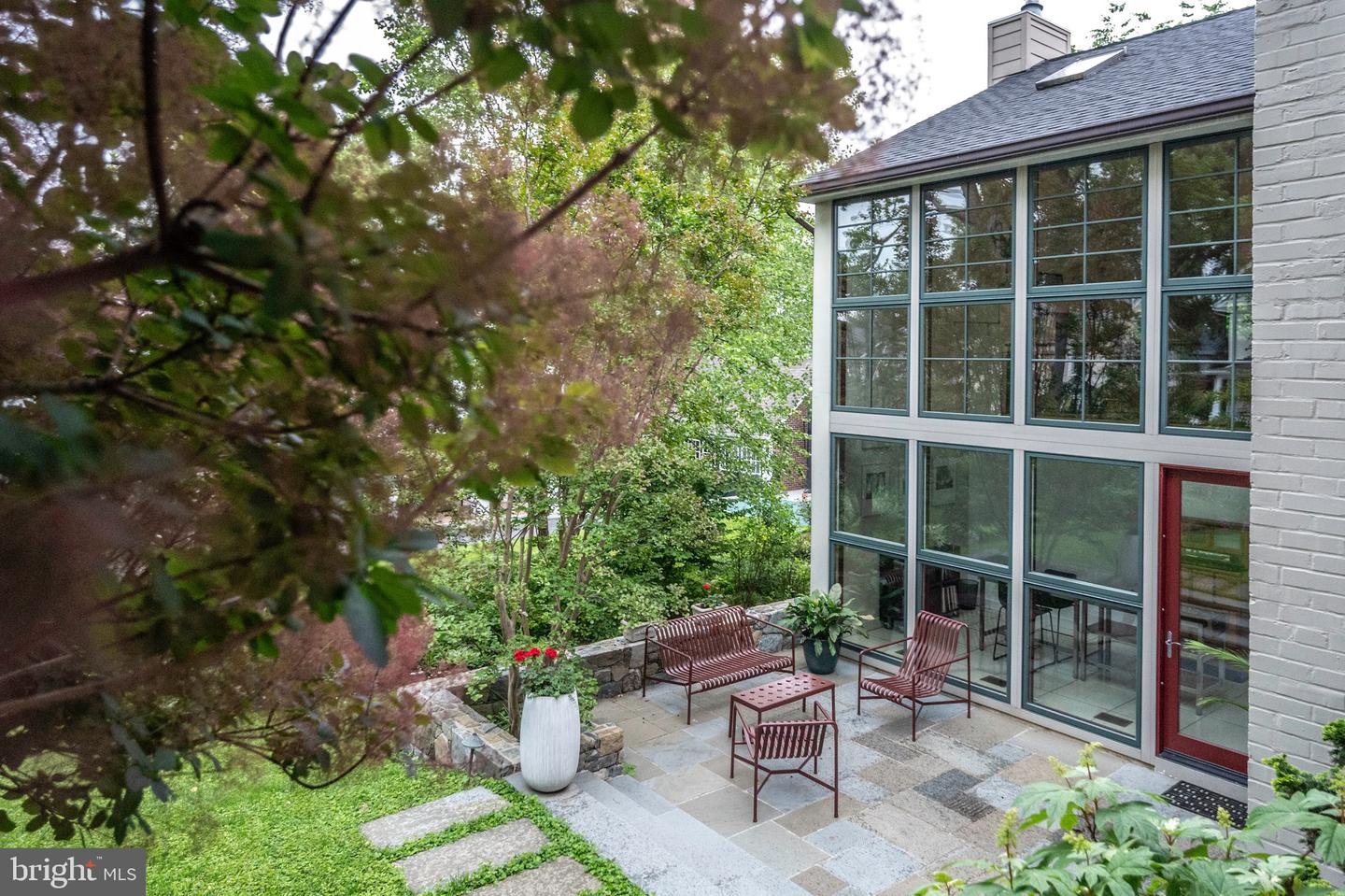 120 W MAPLE ST, ALEXANDRIA, Virginia 22301, 4 Bedrooms Bedrooms, ,3 BathroomsBathrooms,Residential,For sale,120 W MAPLE ST,VAAX2045226 MLS # VAAX2045226