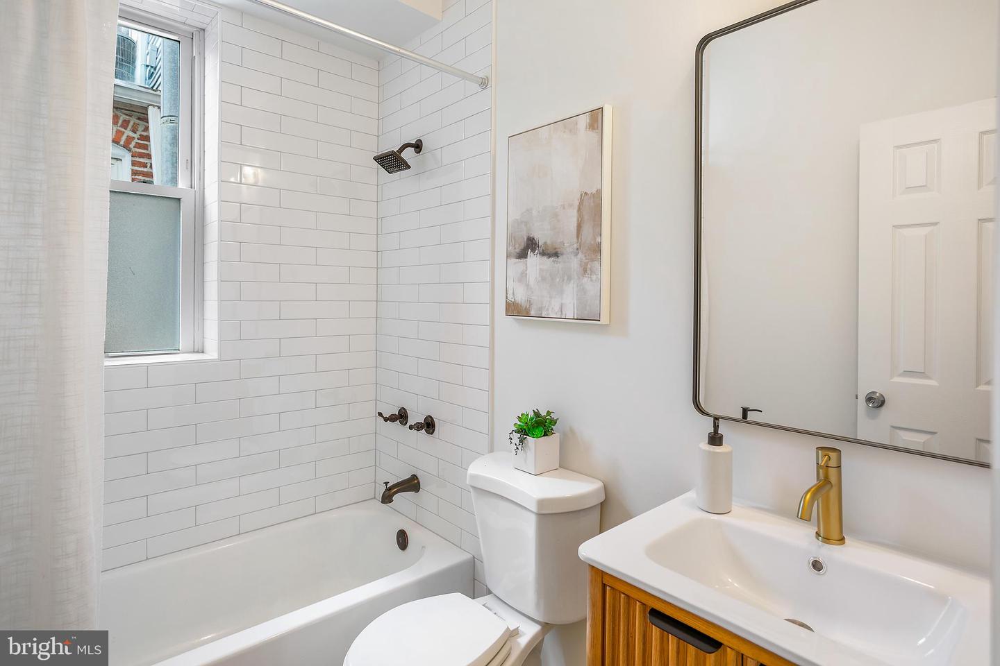 64 V ST NW, WASHINGTON, District Of Columbia 20001, 6 Bedrooms Bedrooms, ,3 BathroomsBathrooms,Residential,For sale,64 V ST NW,DCDC2199980 MLS # DCDC2199980