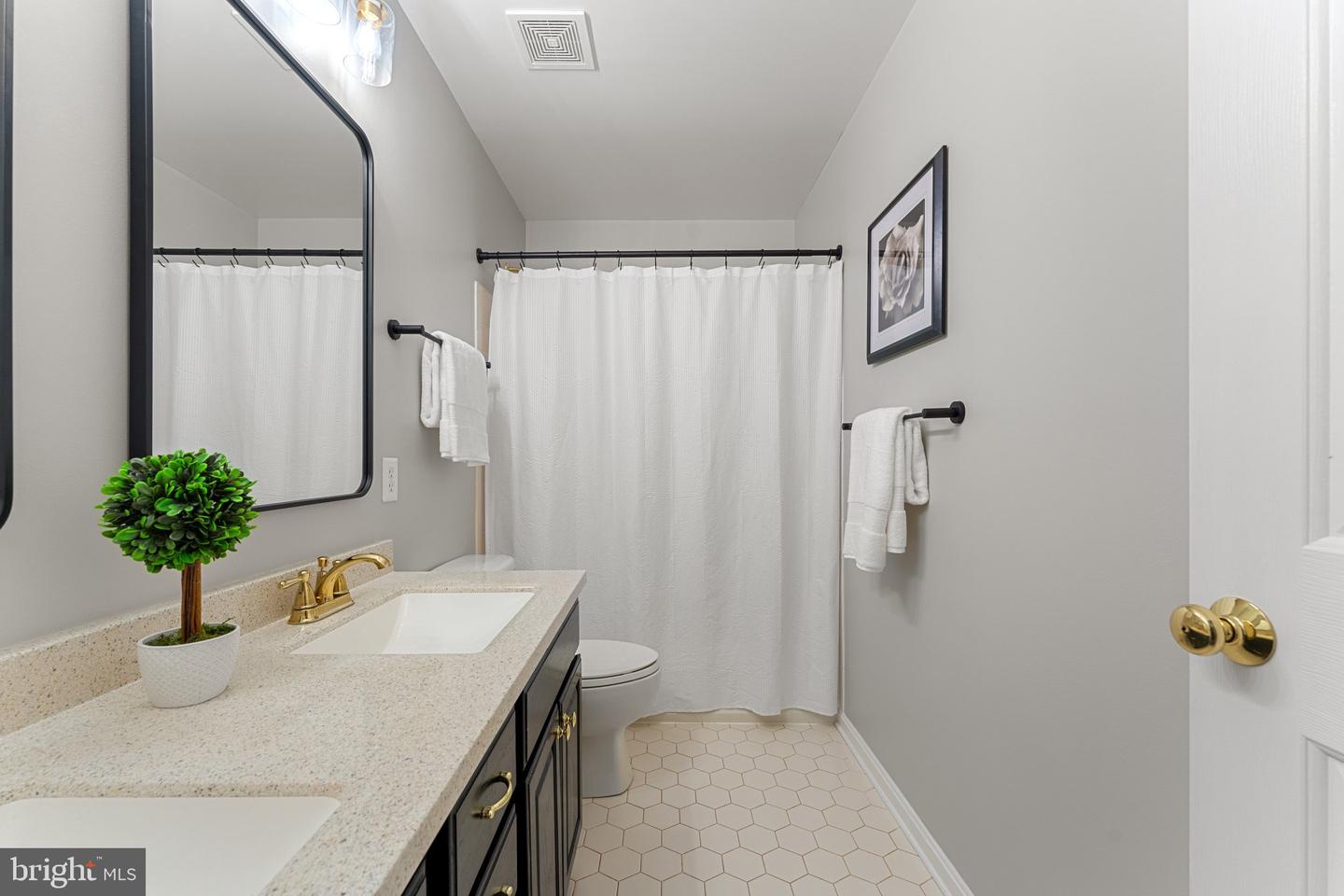 93 INDIAN VIEW CT, STAFFORD, Virginia 22554, 4 Bedrooms Bedrooms, ,3 BathroomsBathrooms,Residential,For sale,93 INDIAN VIEW CT,VAST2038680 MLS # VAST2038680