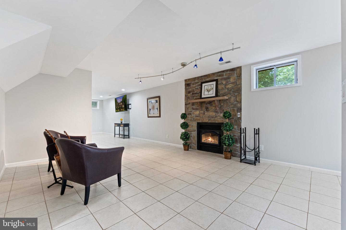 93 INDIAN VIEW CT, STAFFORD, Virginia 22554, 4 Bedrooms Bedrooms, ,3 BathroomsBathrooms,Residential,For sale,93 INDIAN VIEW CT,VAST2038680 MLS # VAST2038680
