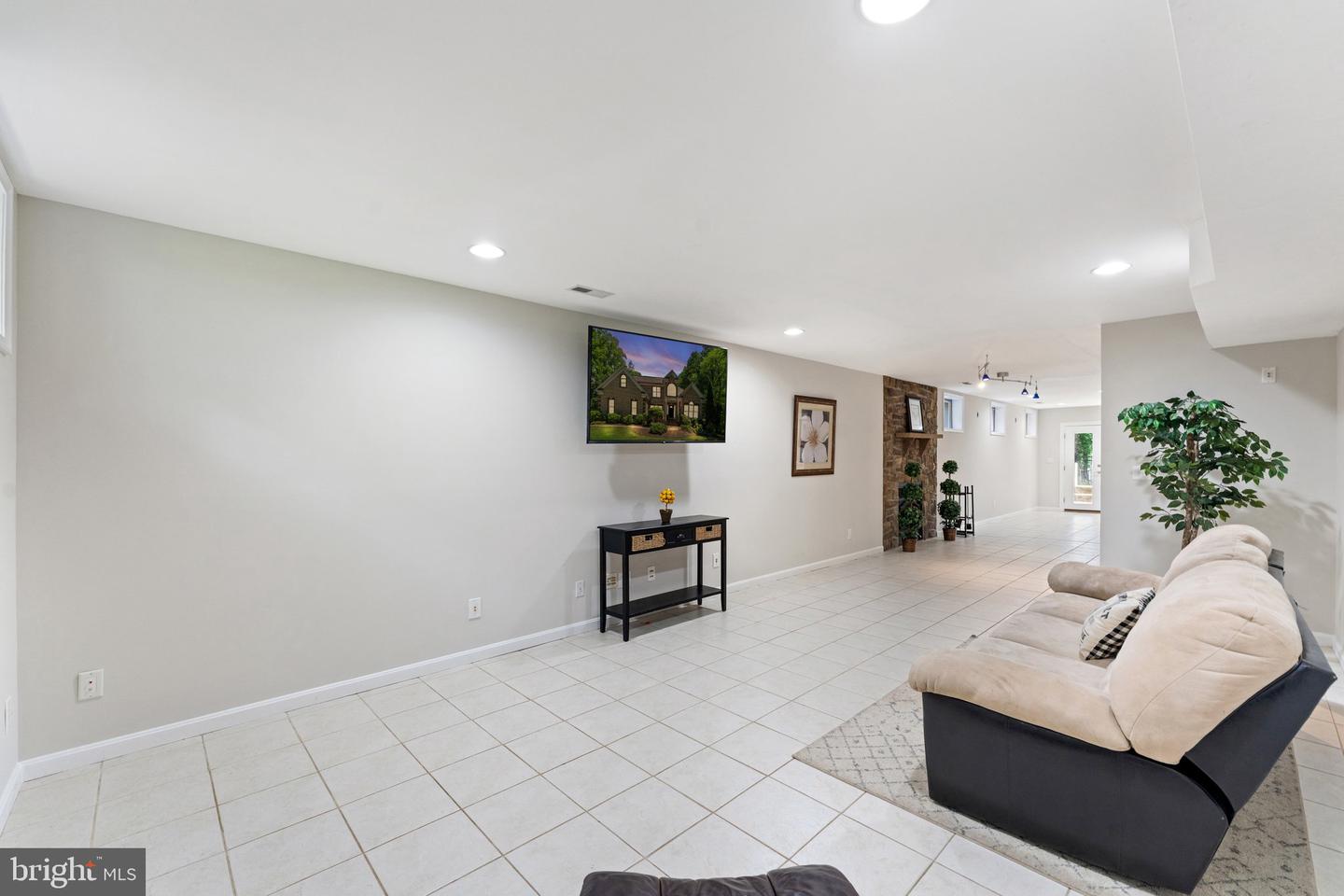 93 INDIAN VIEW CT, STAFFORD, Virginia 22554, 4 Bedrooms Bedrooms, ,3 BathroomsBathrooms,Residential,For sale,93 INDIAN VIEW CT,VAST2038680 MLS # VAST2038680
