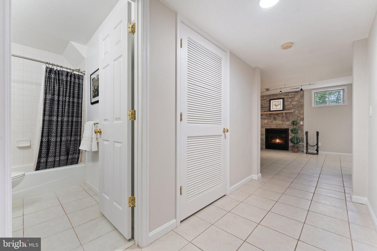 93 INDIAN VIEW CT, STAFFORD, Virginia 22554, 4 Bedrooms Bedrooms, ,3 BathroomsBathrooms,Residential,For sale,93 INDIAN VIEW CT,VAST2038680 MLS # VAST2038680