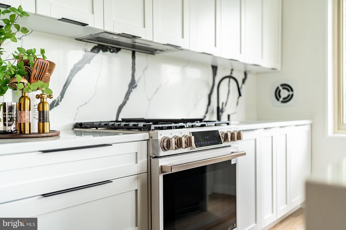 4000 TUNLAW RD NW #908, WASHINGTON, District Of Columbia 20007, 3 Bedrooms Bedrooms, ,1 BathroomBathrooms,Residential,For sale,4000 TUNLAW RD NW #908,DCDC2199920 MLS # DCDC2199920