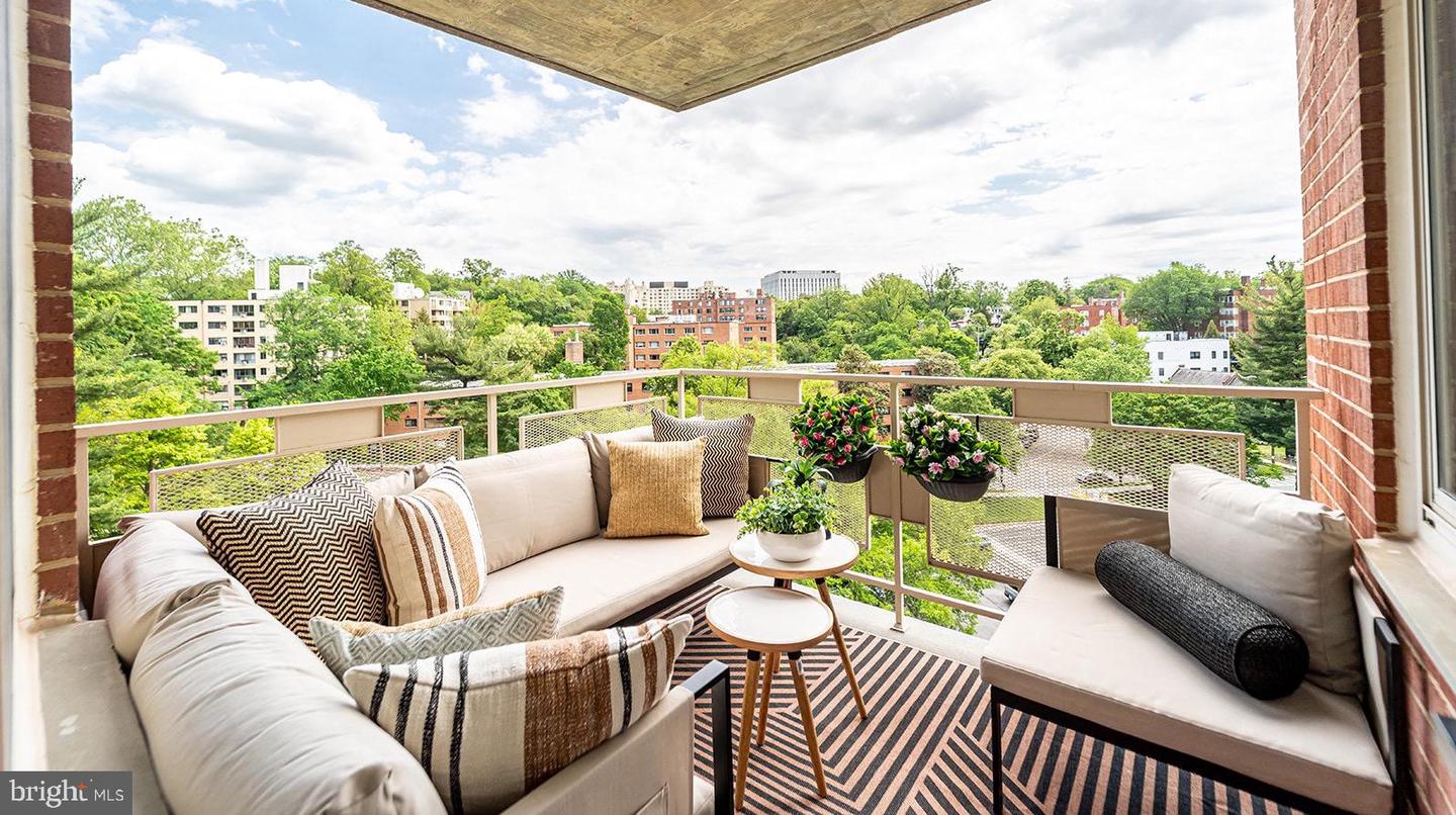 4000 TUNLAW RD NW #908, WASHINGTON, District Of Columbia 20007, 3 Bedrooms Bedrooms, ,1 BathroomBathrooms,Residential,For sale,4000 TUNLAW RD NW #908,DCDC2199920 MLS # DCDC2199920