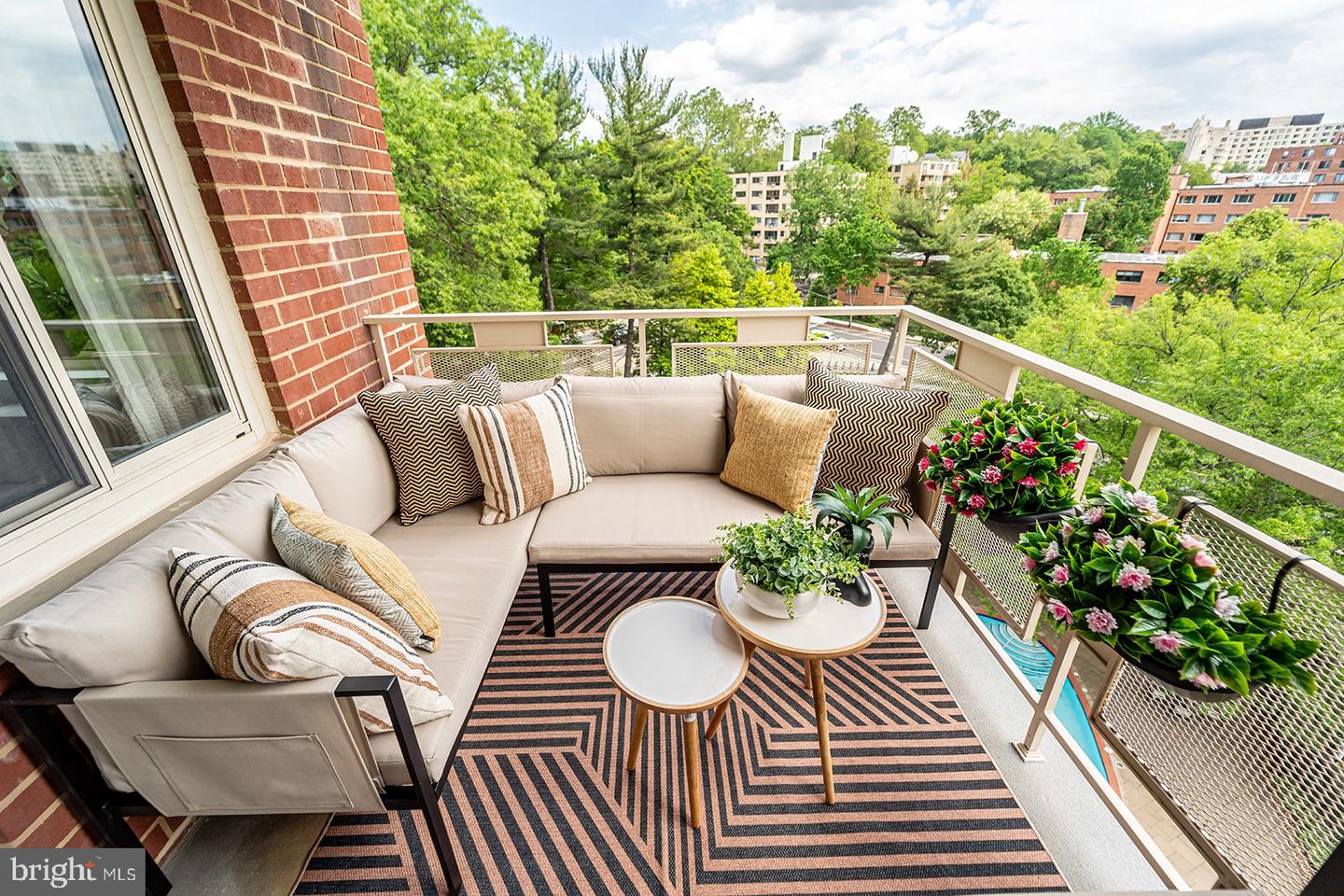 4000 TUNLAW RD NW #908, WASHINGTON, District Of Columbia 20007, 3 Bedrooms Bedrooms, ,1 BathroomBathrooms,Residential,For sale,4000 TUNLAW RD NW #908,DCDC2199920 MLS # DCDC2199920