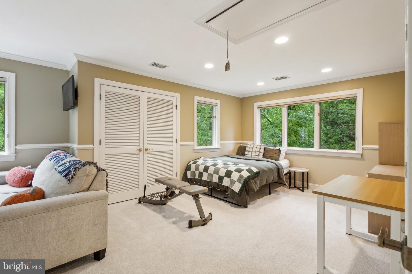 9409 WINDY HILL DR, NOKESVILLE, Virginia 20181, 4 Bedrooms Bedrooms, ,3 BathroomsBathrooms,Residential,For sale,9409 WINDY HILL DR,VAPW2094392 MLS # VAPW2094392