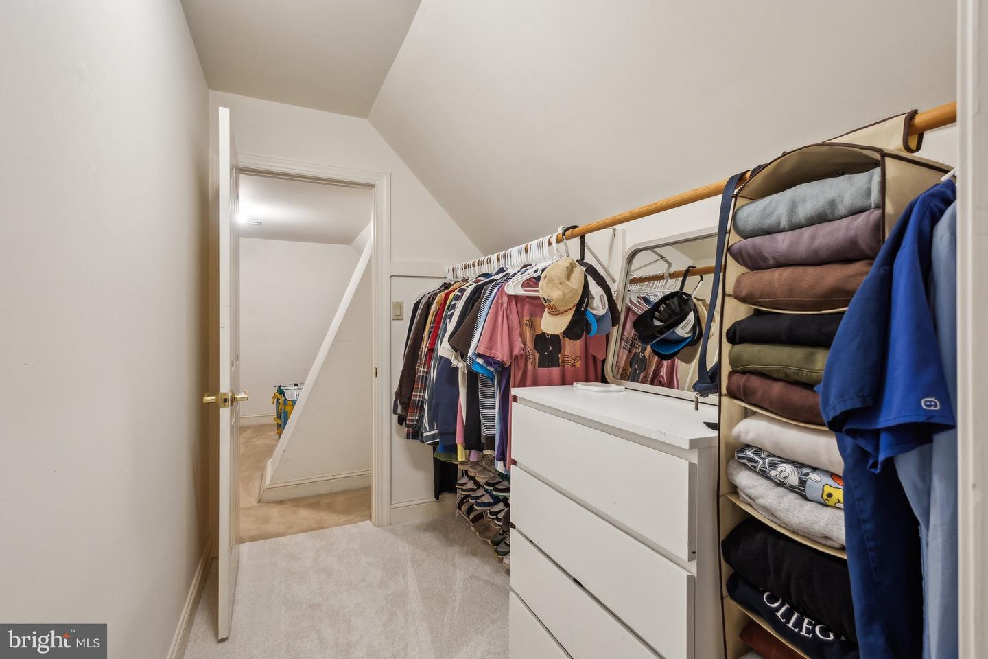 9409 WINDY HILL DR, NOKESVILLE, Virginia 20181, 4 Bedrooms Bedrooms, ,3 BathroomsBathrooms,Residential,For sale,9409 WINDY HILL DR,VAPW2094392 MLS # VAPW2094392