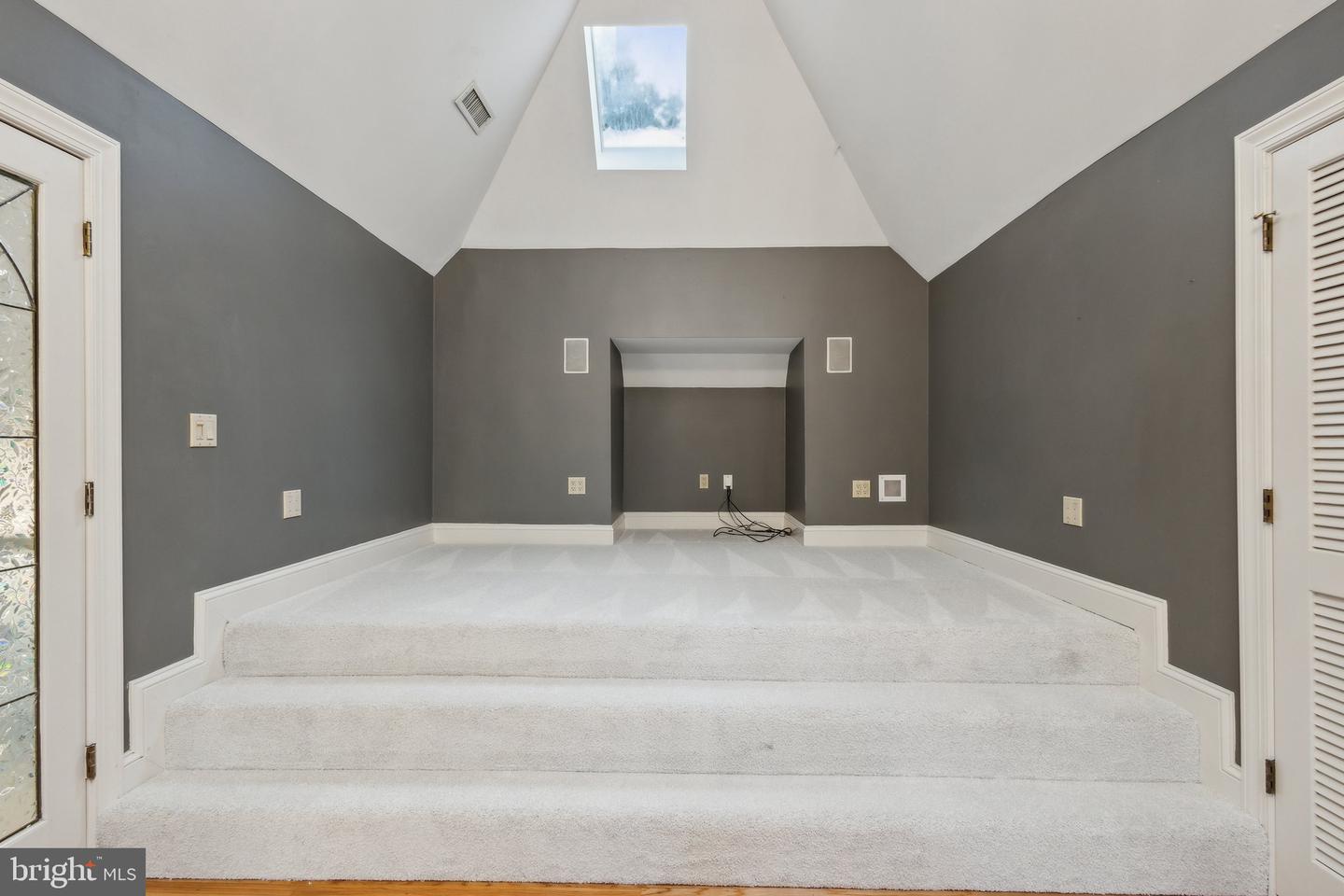 9409 WINDY HILL DR, NOKESVILLE, Virginia 20181, 4 Bedrooms Bedrooms, ,3 BathroomsBathrooms,Residential,For sale,9409 WINDY HILL DR,VAPW2094392 MLS # VAPW2094392