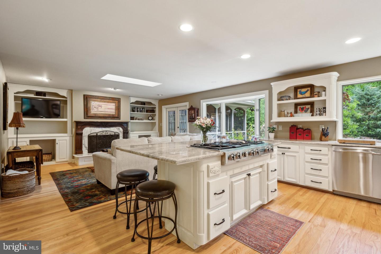 9409 WINDY HILL DR, NOKESVILLE, Virginia 20181, 4 Bedrooms Bedrooms, ,3 BathroomsBathrooms,Residential,For sale,9409 WINDY HILL DR,VAPW2094392 MLS # VAPW2094392