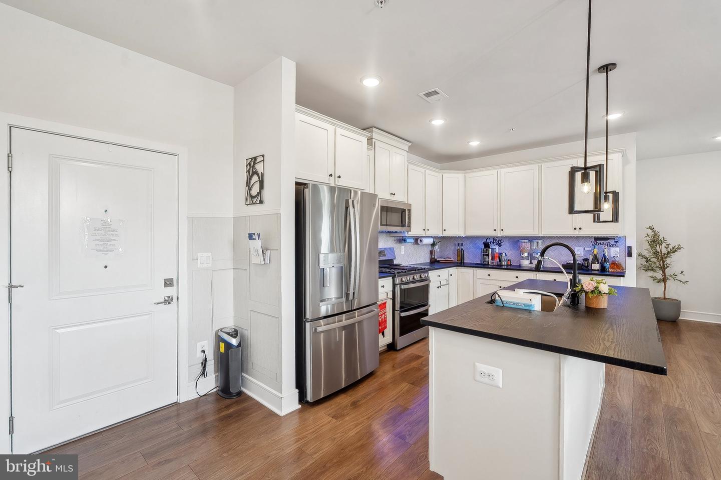 42874 FIREFLY SONATA TER #107, ASHBURN, Virginia 20148, 2 Bedrooms Bedrooms, ,2 BathroomsBathrooms,Residential,For sale,42874 FIREFLY SONATA TER #107,VALO2096144 MLS # VALO2096144