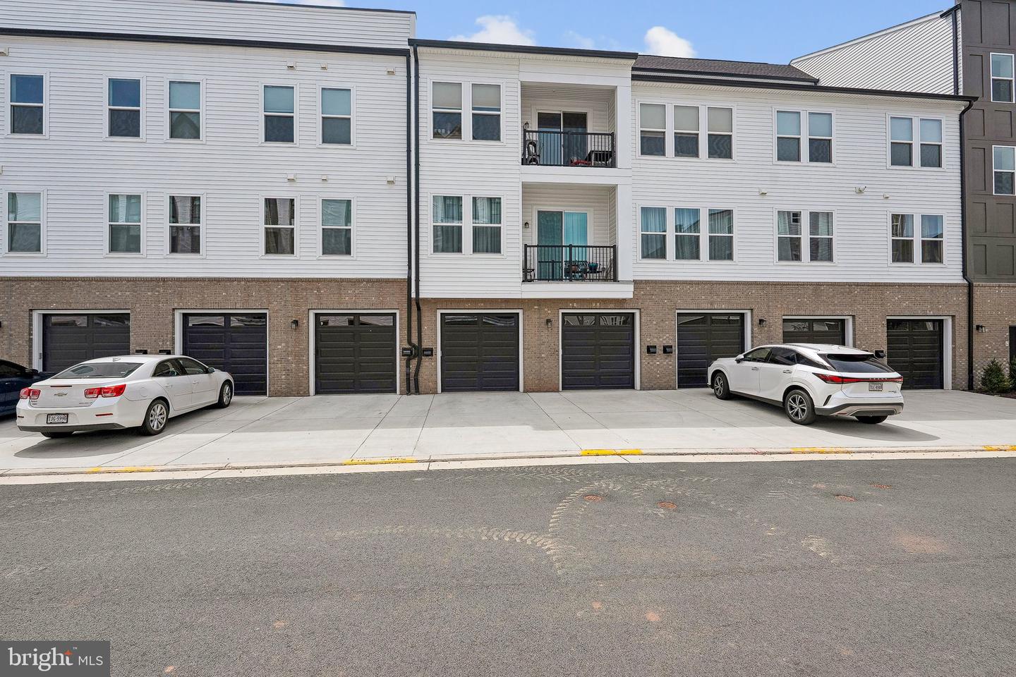 42874 FIREFLY SONATA TER #107, ASHBURN, Virginia 20148, 2 Bedrooms Bedrooms, ,2 BathroomsBathrooms,Residential,For sale,42874 FIREFLY SONATA TER #107,VALO2096144 MLS # VALO2096144