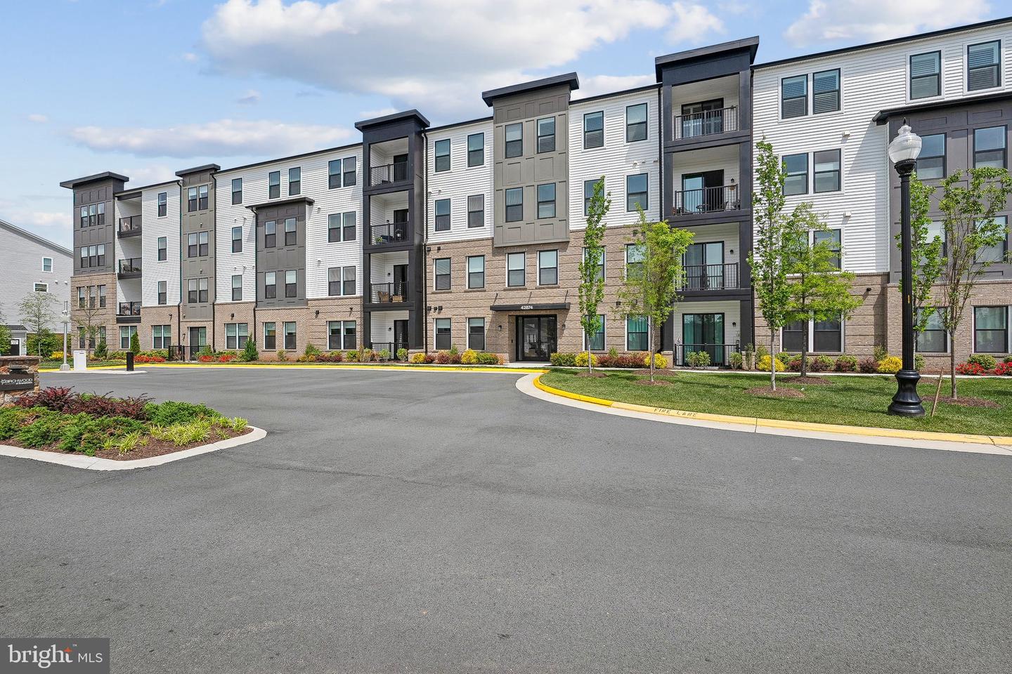 42874 FIREFLY SONATA TER #107, ASHBURN, Virginia 20148, 2 Bedrooms Bedrooms, ,2 BathroomsBathrooms,Residential,For sale,42874 FIREFLY SONATA TER #107,VALO2096144 MLS # VALO2096144