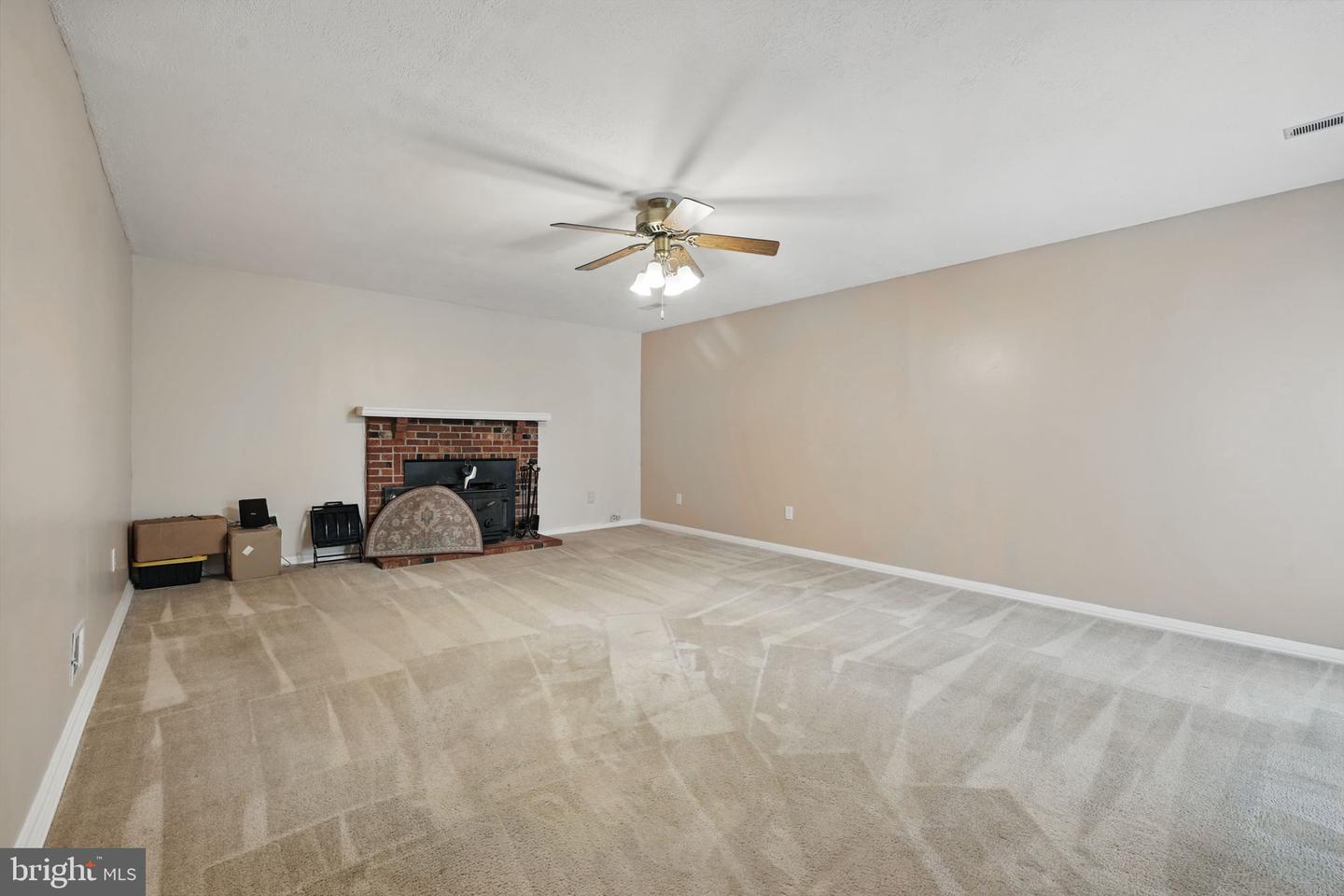 8929 SWEETBRIAR ST, MANASSAS, Virginia 20110, 4 Bedrooms Bedrooms, ,2 BathroomsBathrooms,Residential,For sale,8929 SWEETBRIAR ST,VAMN2008302 MLS # VAMN2008302