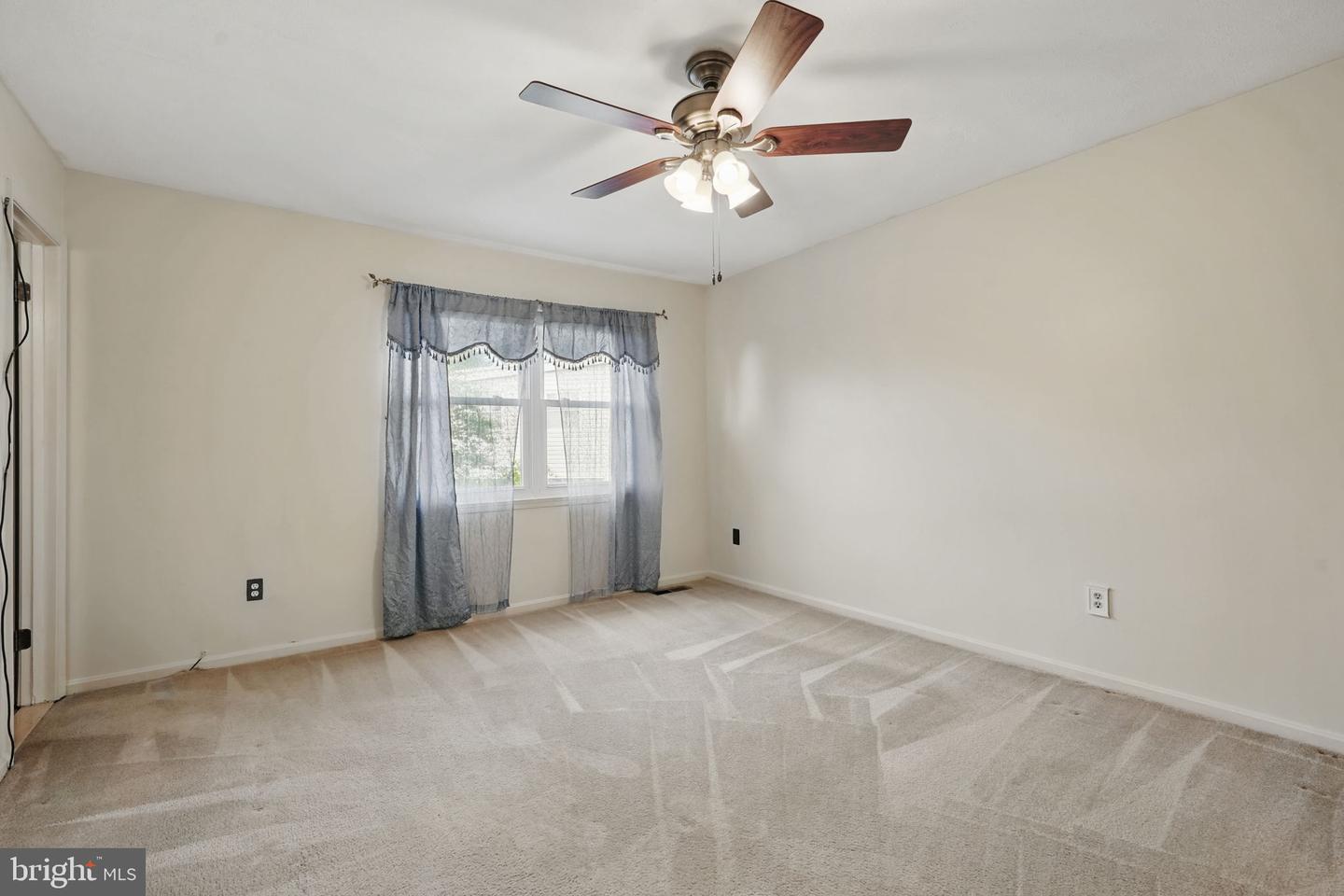8929 SWEETBRIAR ST, MANASSAS, Virginia 20110, 4 Bedrooms Bedrooms, ,2 BathroomsBathrooms,Residential,For sale,8929 SWEETBRIAR ST,VAMN2008302 MLS # VAMN2008302