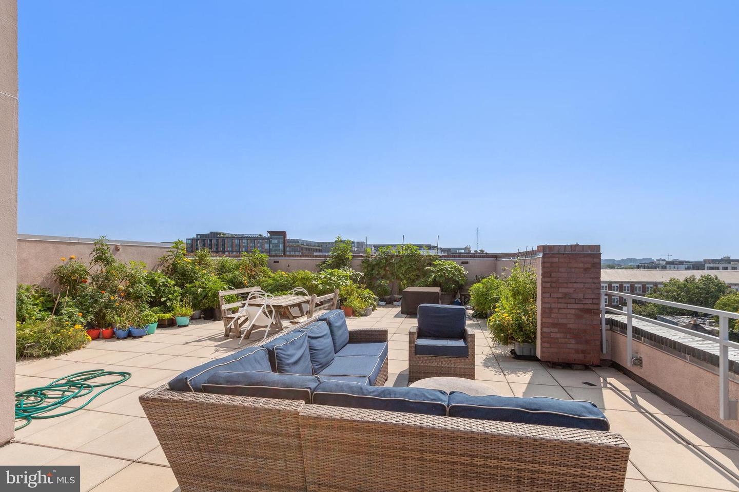2100 11TH ST NW #306, WASHINGTON, District Of Columbia 20001, 2 Bedrooms Bedrooms, ,2 BathroomsBathrooms,Residential,For sale,2100 11TH ST NW #306,DCDC2200150 MLS # DCDC2200150