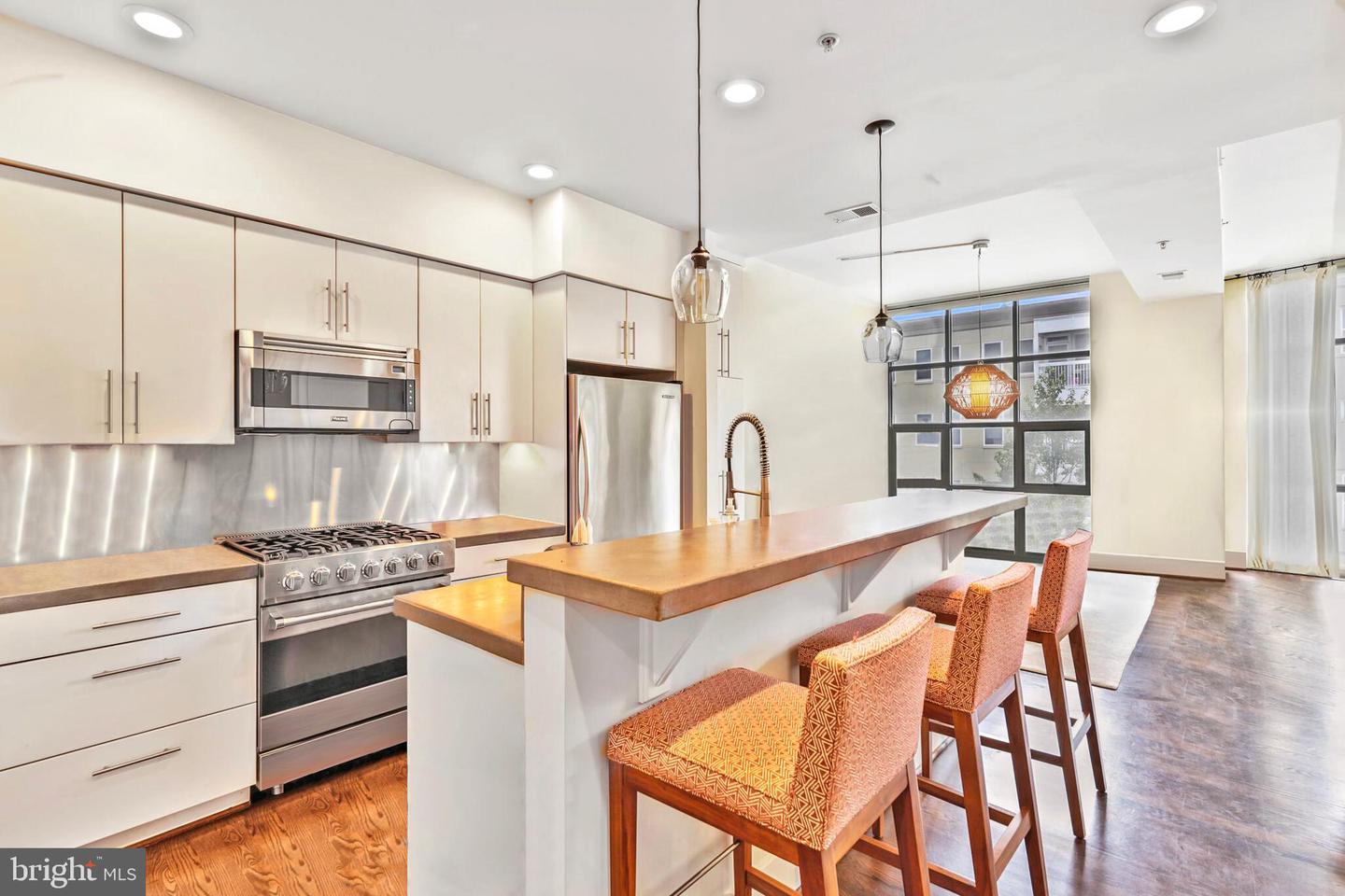 2100 11TH ST NW #306, WASHINGTON, District Of Columbia 20001, 2 Bedrooms Bedrooms, ,2 BathroomsBathrooms,Residential,For sale,2100 11TH ST NW #306,DCDC2200150 MLS # DCDC2200150