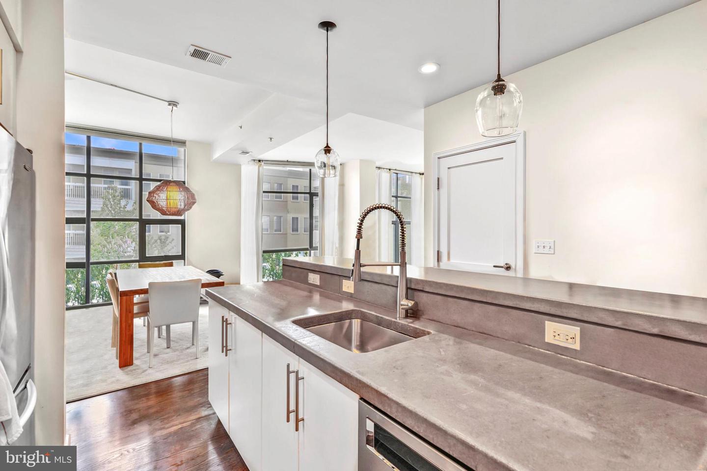 2100 11TH ST NW #306, WASHINGTON, District Of Columbia 20001, 2 Bedrooms Bedrooms, ,2 BathroomsBathrooms,Residential,For sale,2100 11TH ST NW #306,DCDC2200150 MLS # DCDC2200150