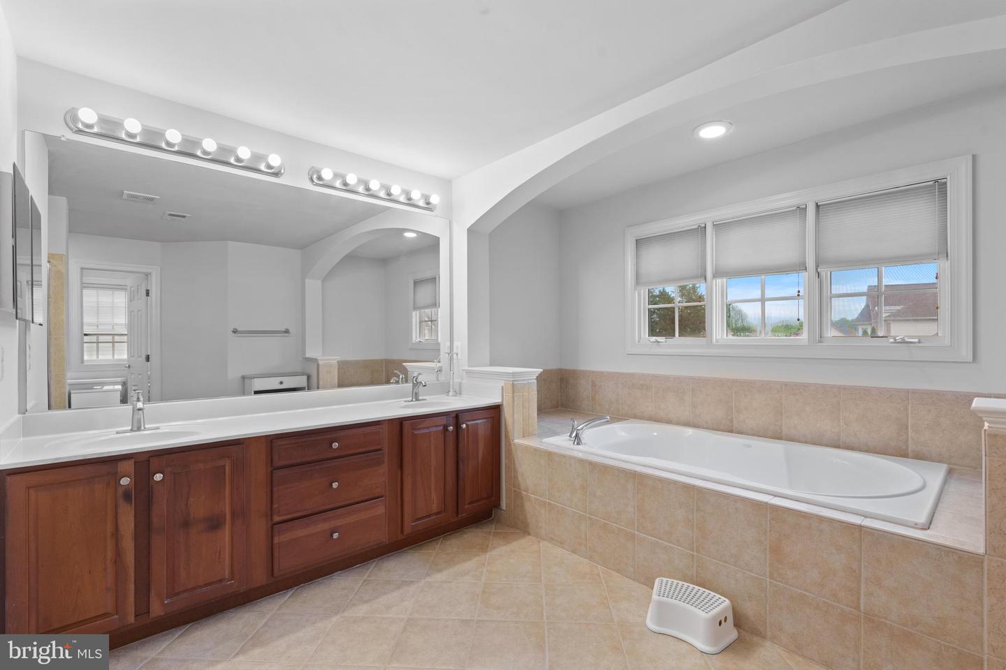 4831 CROSS MEADOW PL, CHANTILLY, Virginia 20151, 5 Bedrooms Bedrooms, ,4 BathroomsBathrooms,Residential,For sale,4831 CROSS MEADOW PL,VAFX2240198 MLS # VAFX2240198