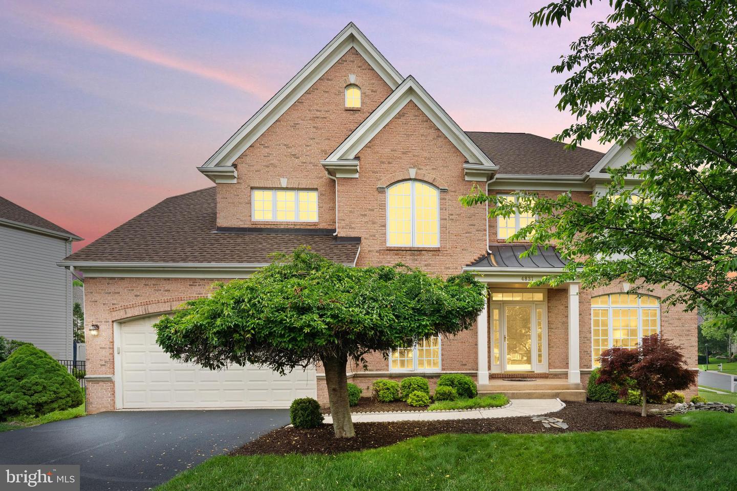 4831 CROSS MEADOW PL, CHANTILLY, Virginia 20151, 5 Bedrooms Bedrooms, ,4 BathroomsBathrooms,Residential,For sale,4831 CROSS MEADOW PL,VAFX2240198 MLS # VAFX2240198