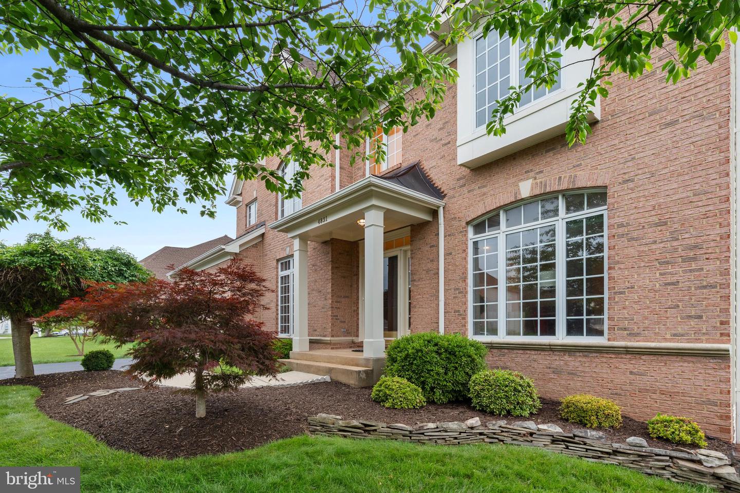4831 CROSS MEADOW PL, CHANTILLY, Virginia 20151, 5 Bedrooms Bedrooms, ,4 BathroomsBathrooms,Residential,For sale,4831 CROSS MEADOW PL,VAFX2240198 MLS # VAFX2240198