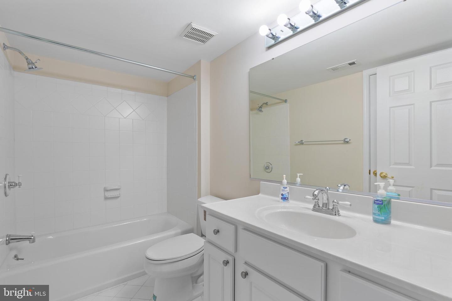 4831 CROSS MEADOW PL, CHANTILLY, Virginia 20151, 5 Bedrooms Bedrooms, ,4 BathroomsBathrooms,Residential,For sale,4831 CROSS MEADOW PL,VAFX2240198 MLS # VAFX2240198