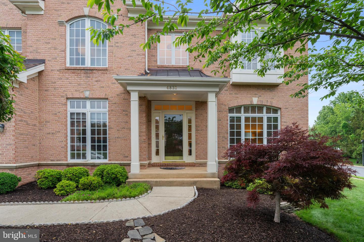 4831 CROSS MEADOW PL, CHANTILLY, Virginia 20151, 5 Bedrooms Bedrooms, ,4 BathroomsBathrooms,Residential,For sale,4831 CROSS MEADOW PL,VAFX2240198 MLS # VAFX2240198