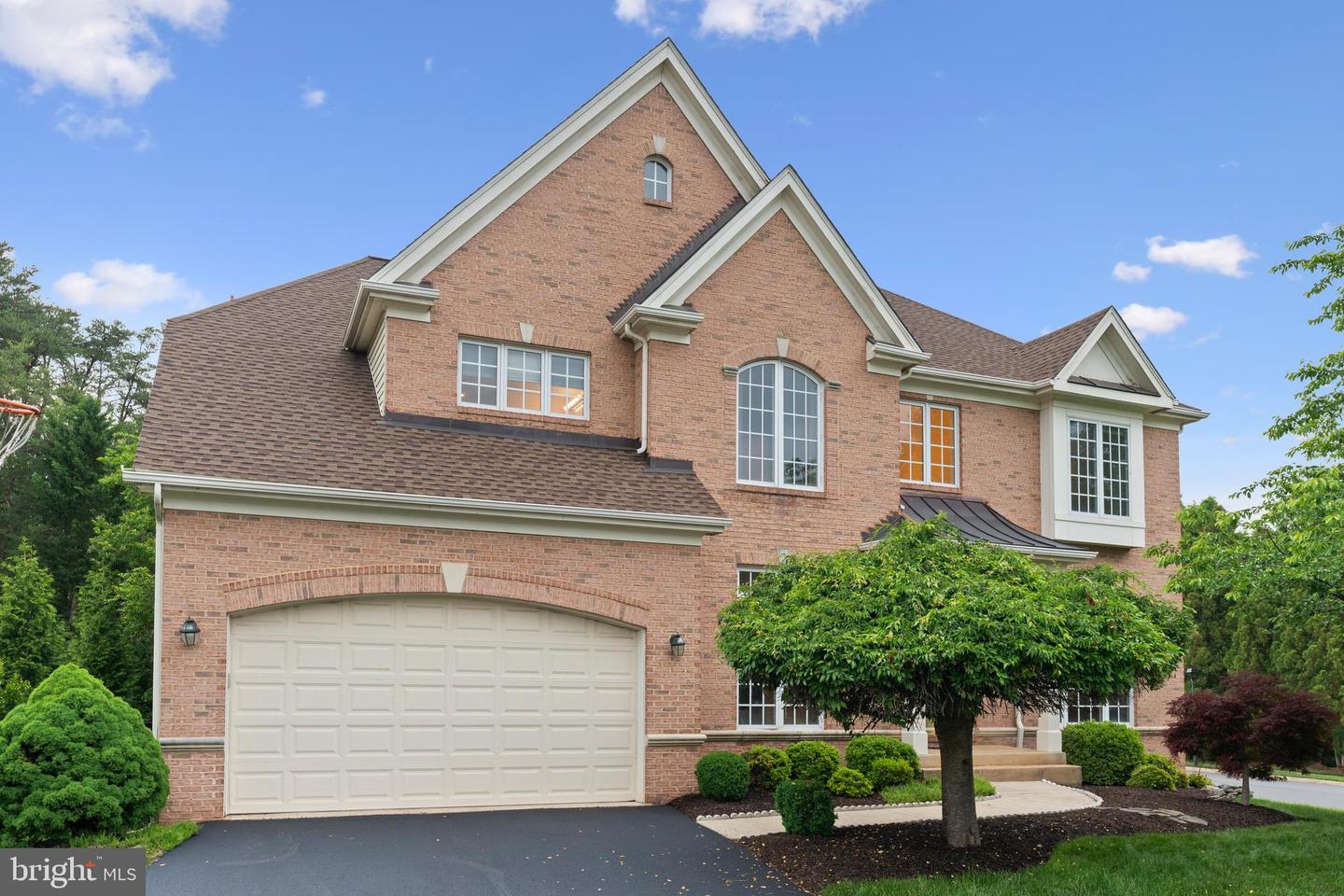 4831 CROSS MEADOW PL, CHANTILLY, Virginia 20151, 5 Bedrooms Bedrooms, ,4 BathroomsBathrooms,Residential,For sale,4831 CROSS MEADOW PL,VAFX2240198 MLS # VAFX2240198