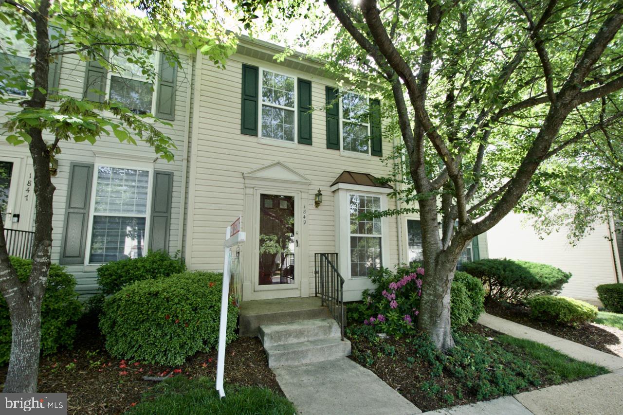 1849 TIGER LILY CIR, WOODBRIDGE, Virginia 22192, 2 Bedrooms Bedrooms, ,3 BathroomsBathrooms,Residential,For sale,1849 TIGER LILY CIR,VAPW2094470 MLS # VAPW2094470