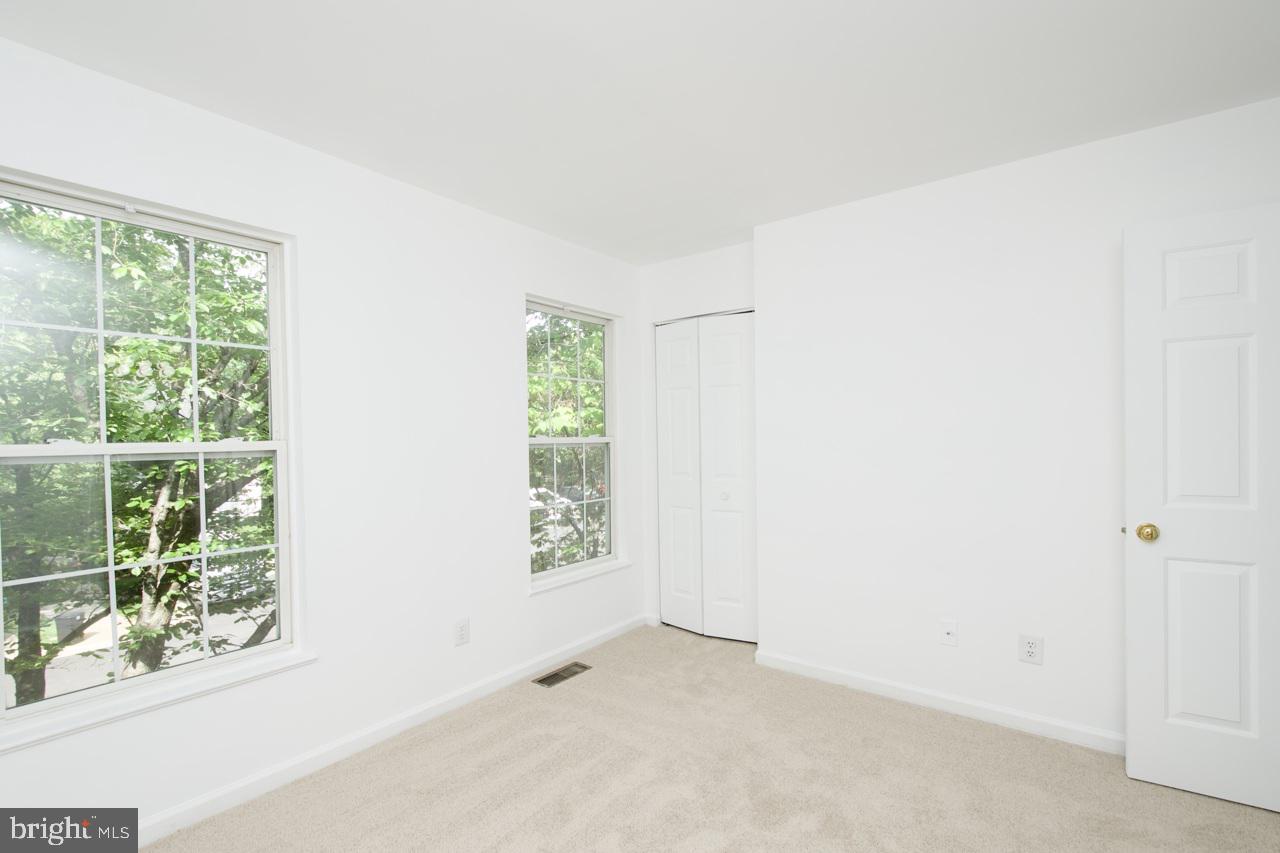 1849 TIGER LILY CIR, WOODBRIDGE, Virginia 22192, 2 Bedrooms Bedrooms, ,3 BathroomsBathrooms,Residential,For sale,1849 TIGER LILY CIR,VAPW2094470 MLS # VAPW2094470
