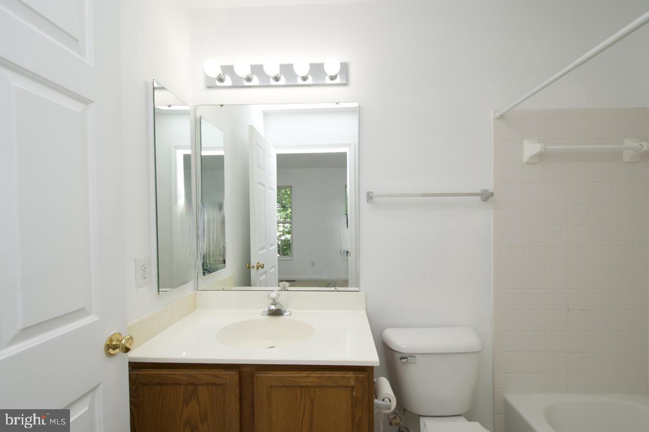 1849 TIGER LILY CIR, WOODBRIDGE, Virginia 22192, 2 Bedrooms Bedrooms, ,3 BathroomsBathrooms,Residential,For sale,1849 TIGER LILY CIR,VAPW2094470 MLS # VAPW2094470