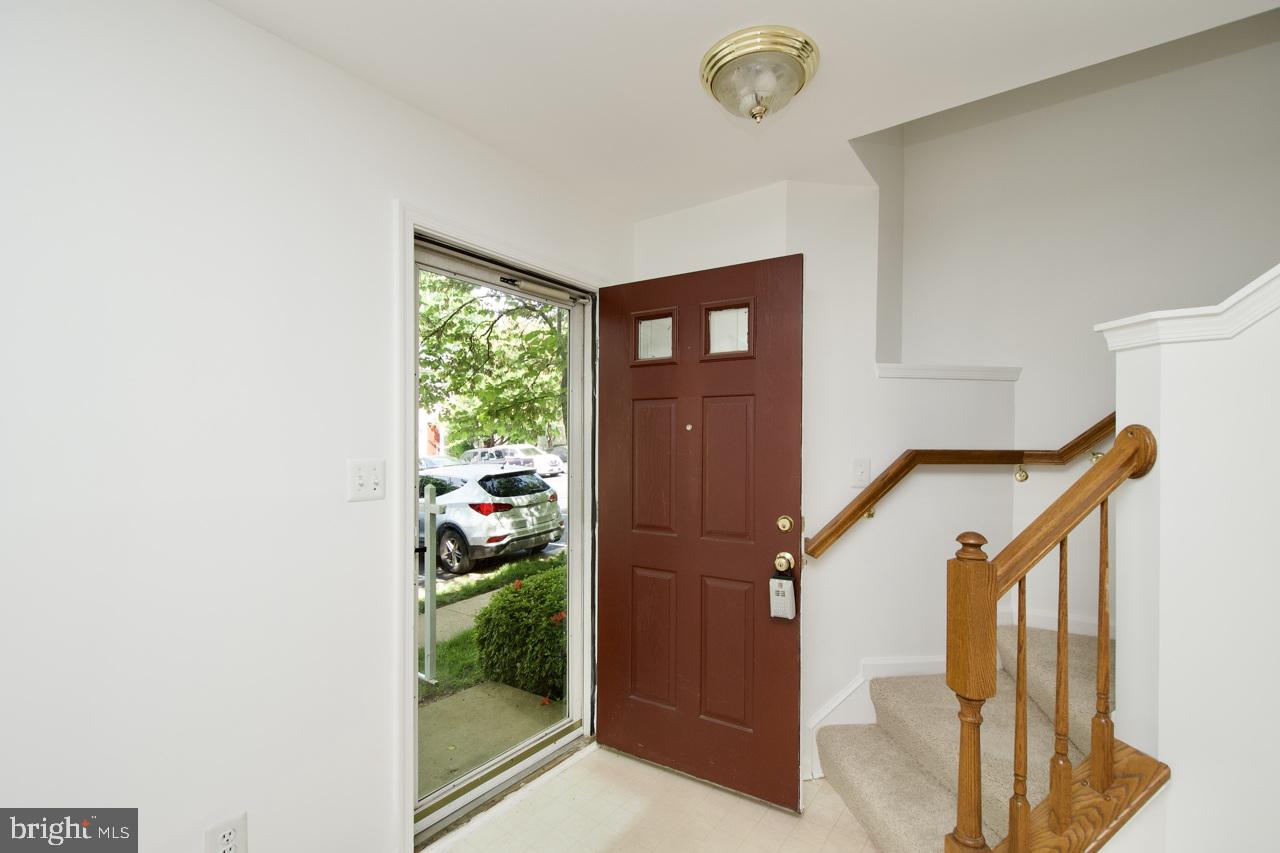 1849 TIGER LILY CIR, WOODBRIDGE, Virginia 22192, 2 Bedrooms Bedrooms, ,3 BathroomsBathrooms,Residential,For sale,1849 TIGER LILY CIR,VAPW2094470 MLS # VAPW2094470