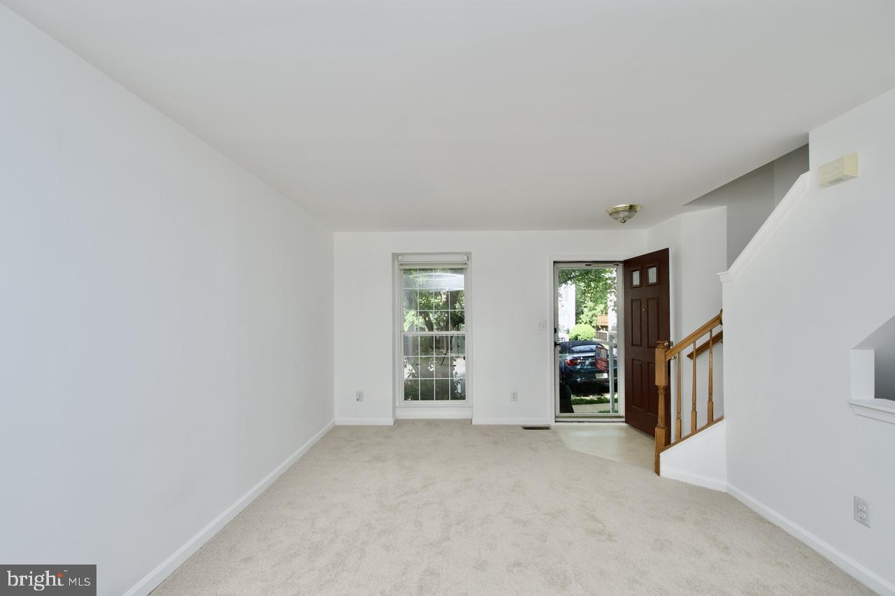1849 TIGER LILY CIR, WOODBRIDGE, Virginia 22192, 2 Bedrooms Bedrooms, ,3 BathroomsBathrooms,Residential,For sale,1849 TIGER LILY CIR,VAPW2094470 MLS # VAPW2094470