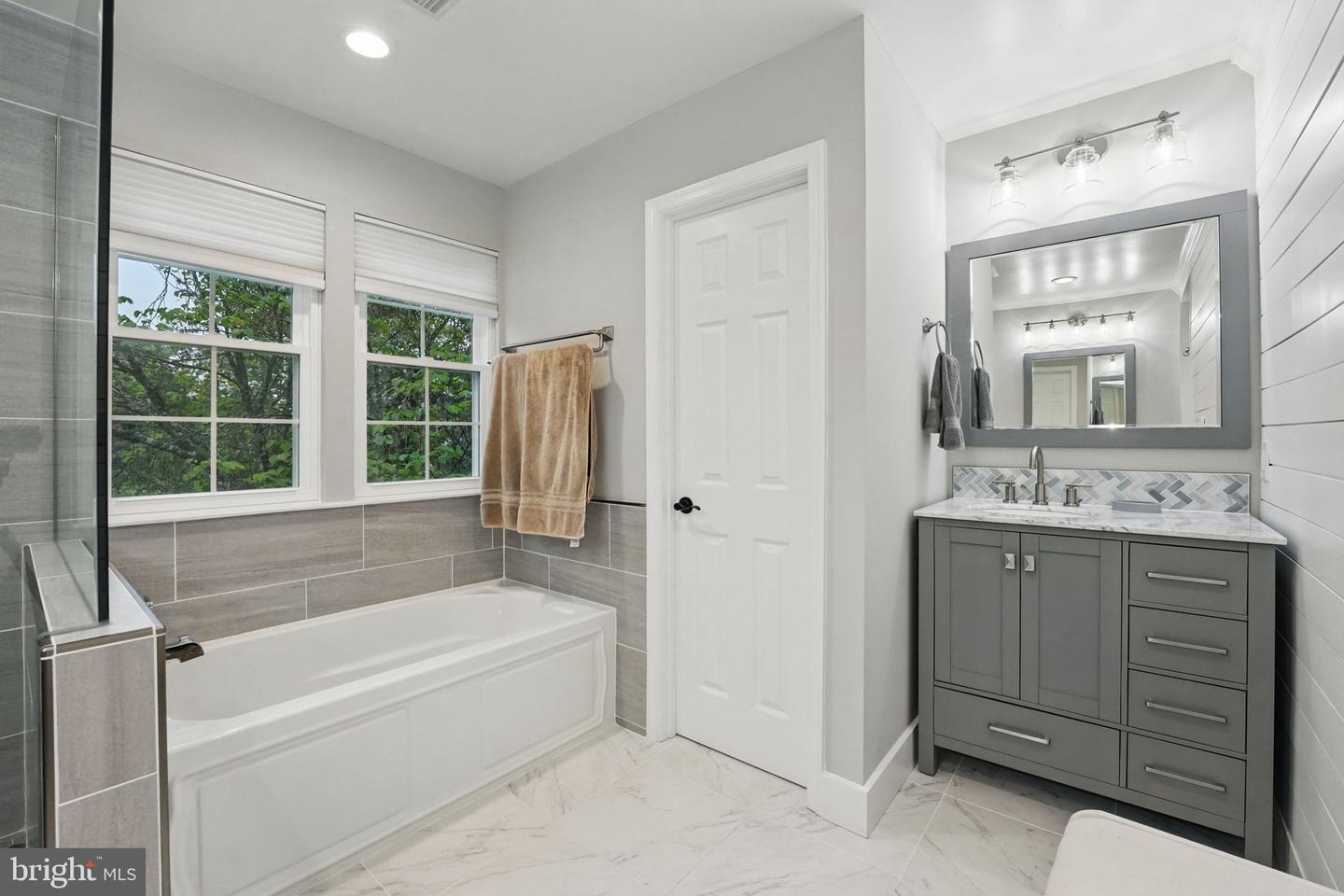 25546 CHILMARK DR, CHANTILLY, Virginia 20152, 4 Bedrooms Bedrooms, ,3 BathroomsBathrooms,Residential,For sale,25546 CHILMARK DR,VALO2096158 MLS # VALO2096158