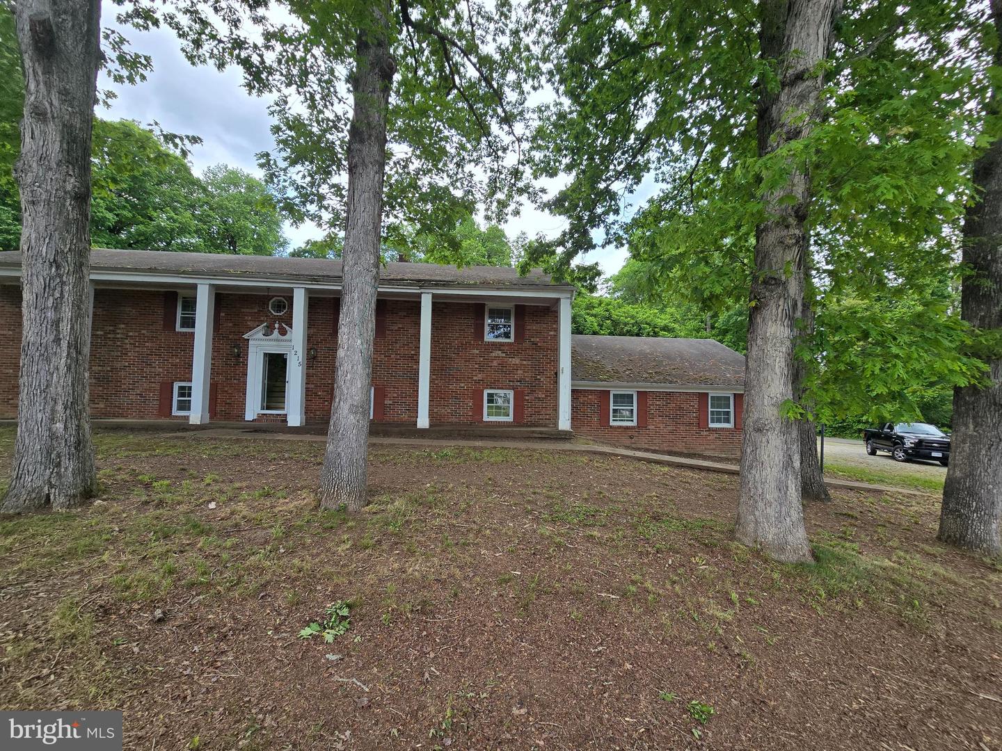 1215 FORBES ST, FREDERICKSBURG, Virginia 22405, 4 Bedrooms Bedrooms, ,3 BathroomsBathrooms,Residential,For sale,1215 FORBES ST,VAST2038732 MLS # VAST2038732