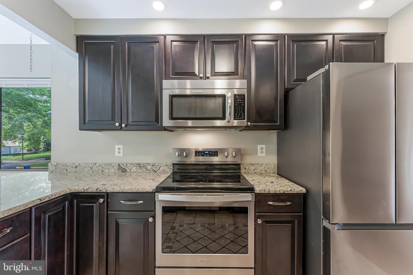 3131 EAKIN PARK CT, FAIRFAX, Virginia 22031, 3 Bedrooms Bedrooms, 8 Rooms Rooms,2 BathroomsBathrooms,Residential,For sale,3131 EAKIN PARK CT,VAFX2240264 MLS # VAFX2240264