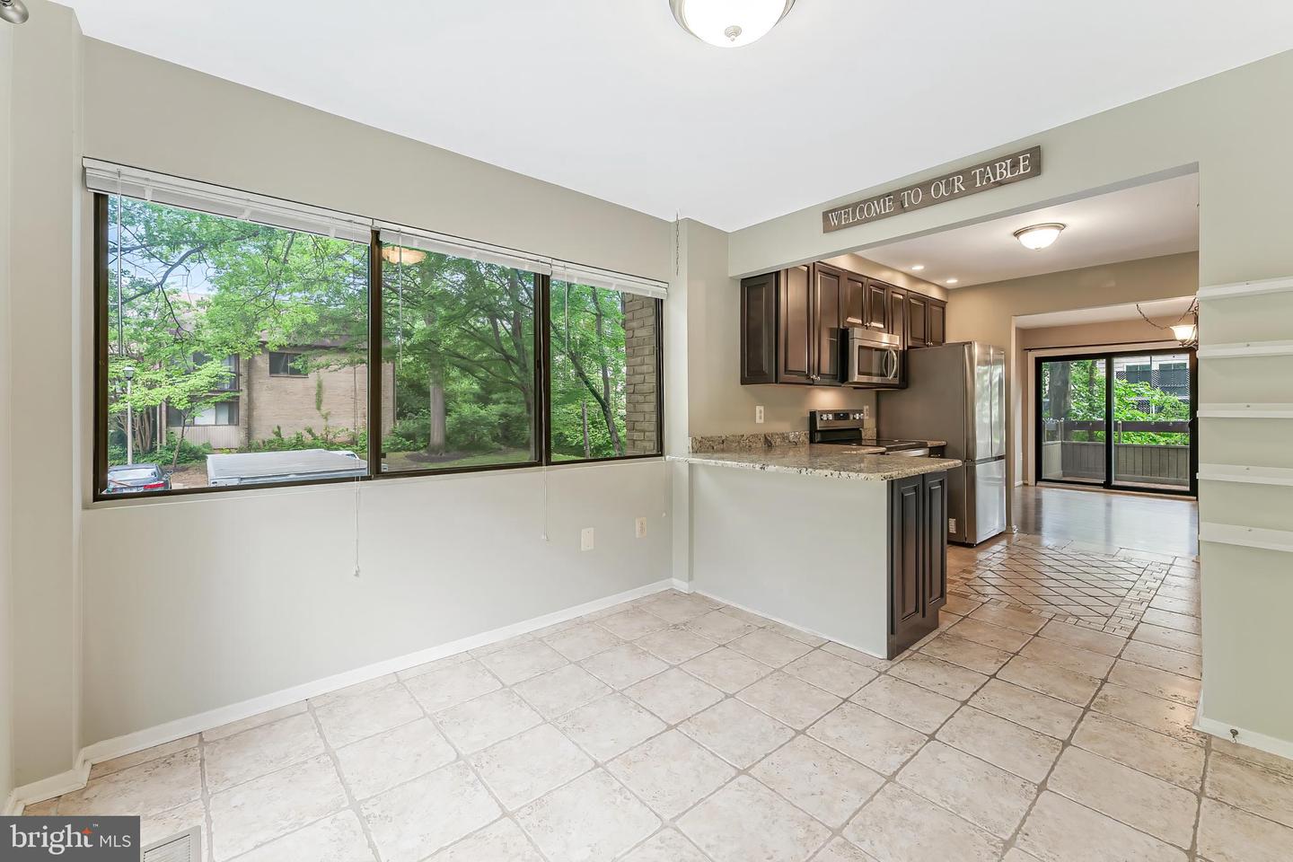 3131 EAKIN PARK CT, FAIRFAX, Virginia 22031, 3 Bedrooms Bedrooms, 8 Rooms Rooms,2 BathroomsBathrooms,Residential,For sale,3131 EAKIN PARK CT,VAFX2240264 MLS # VAFX2240264
