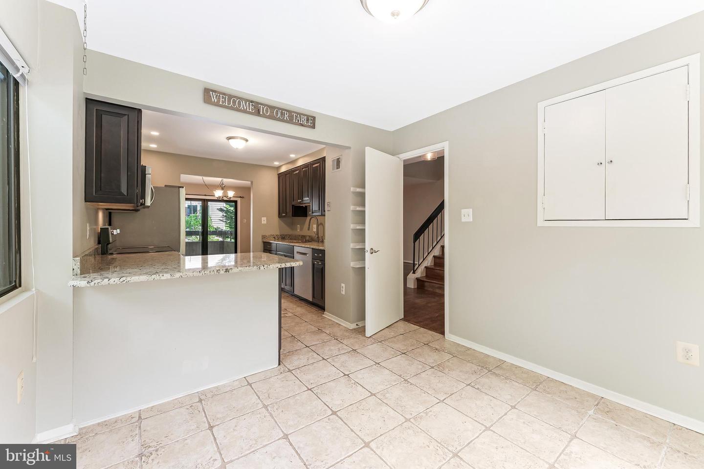 3131 EAKIN PARK CT, FAIRFAX, Virginia 22031, 3 Bedrooms Bedrooms, 8 Rooms Rooms,2 BathroomsBathrooms,Residential,For sale,3131 EAKIN PARK CT,VAFX2240264 MLS # VAFX2240264
