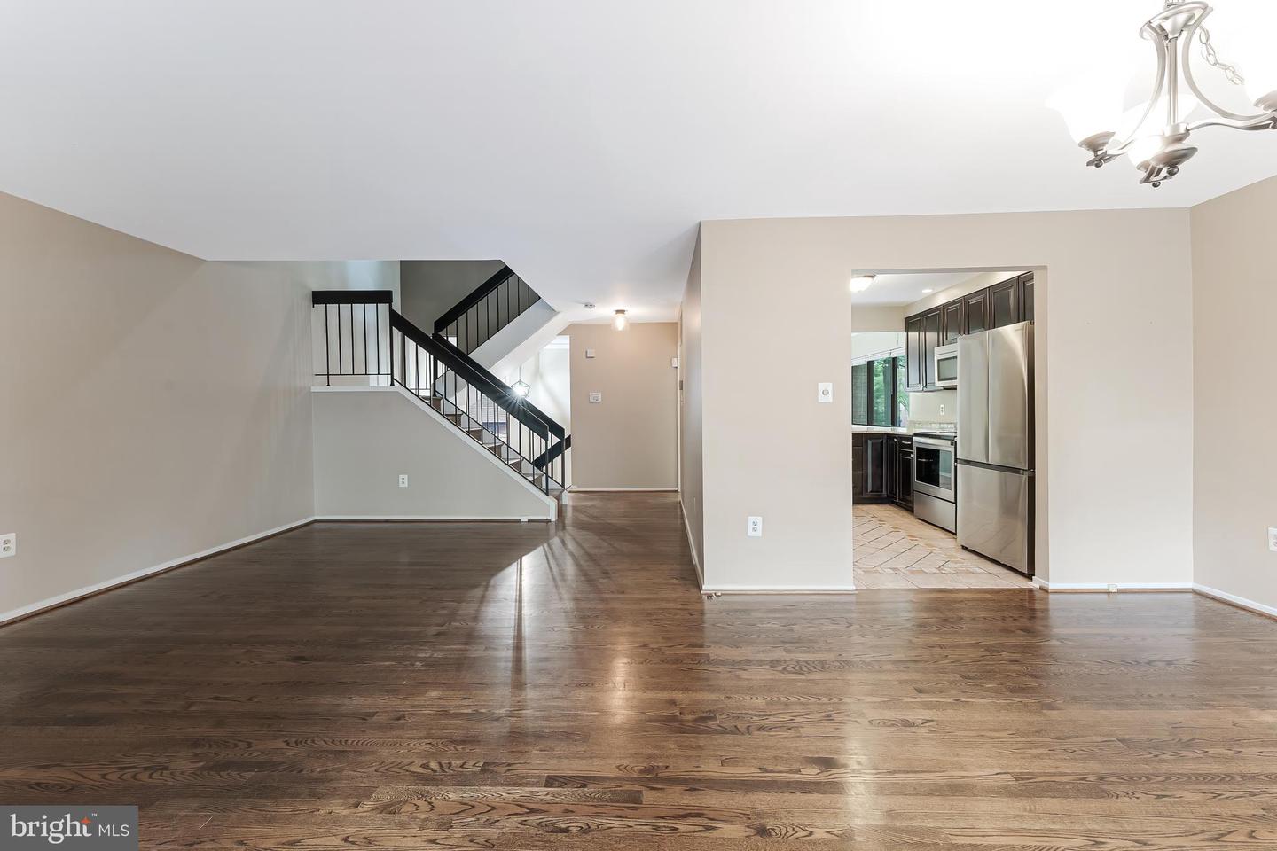 3131 EAKIN PARK CT, FAIRFAX, Virginia 22031, 3 Bedrooms Bedrooms, 8 Rooms Rooms,2 BathroomsBathrooms,Residential,For sale,3131 EAKIN PARK CT,VAFX2240264 MLS # VAFX2240264