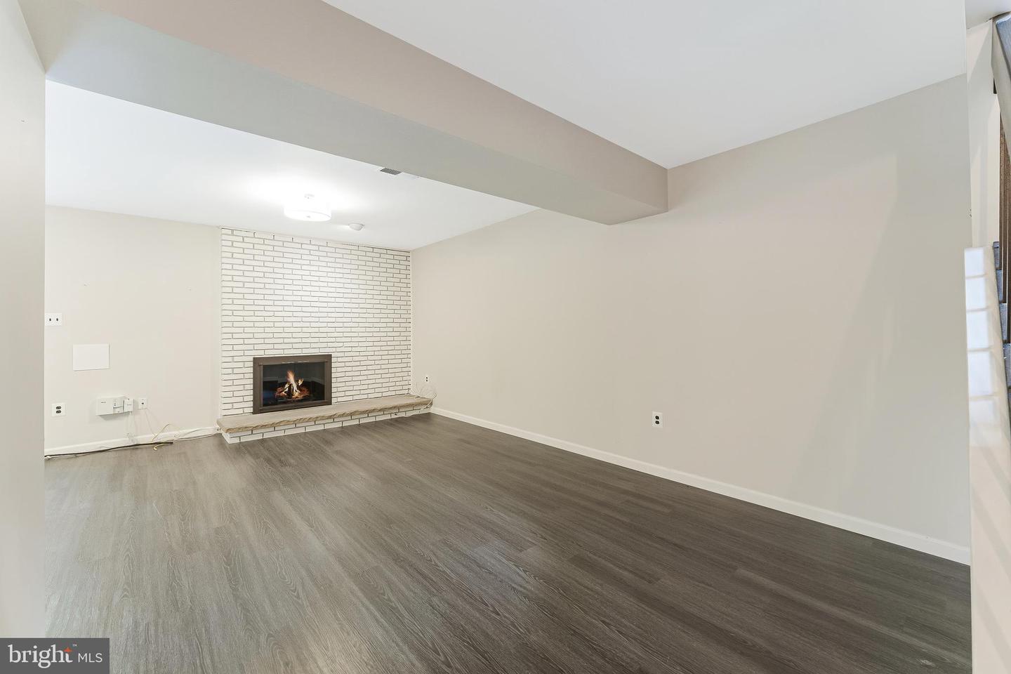 3131 EAKIN PARK CT, FAIRFAX, Virginia 22031, 3 Bedrooms Bedrooms, 8 Rooms Rooms,2 BathroomsBathrooms,Residential,For sale,3131 EAKIN PARK CT,VAFX2240264 MLS # VAFX2240264