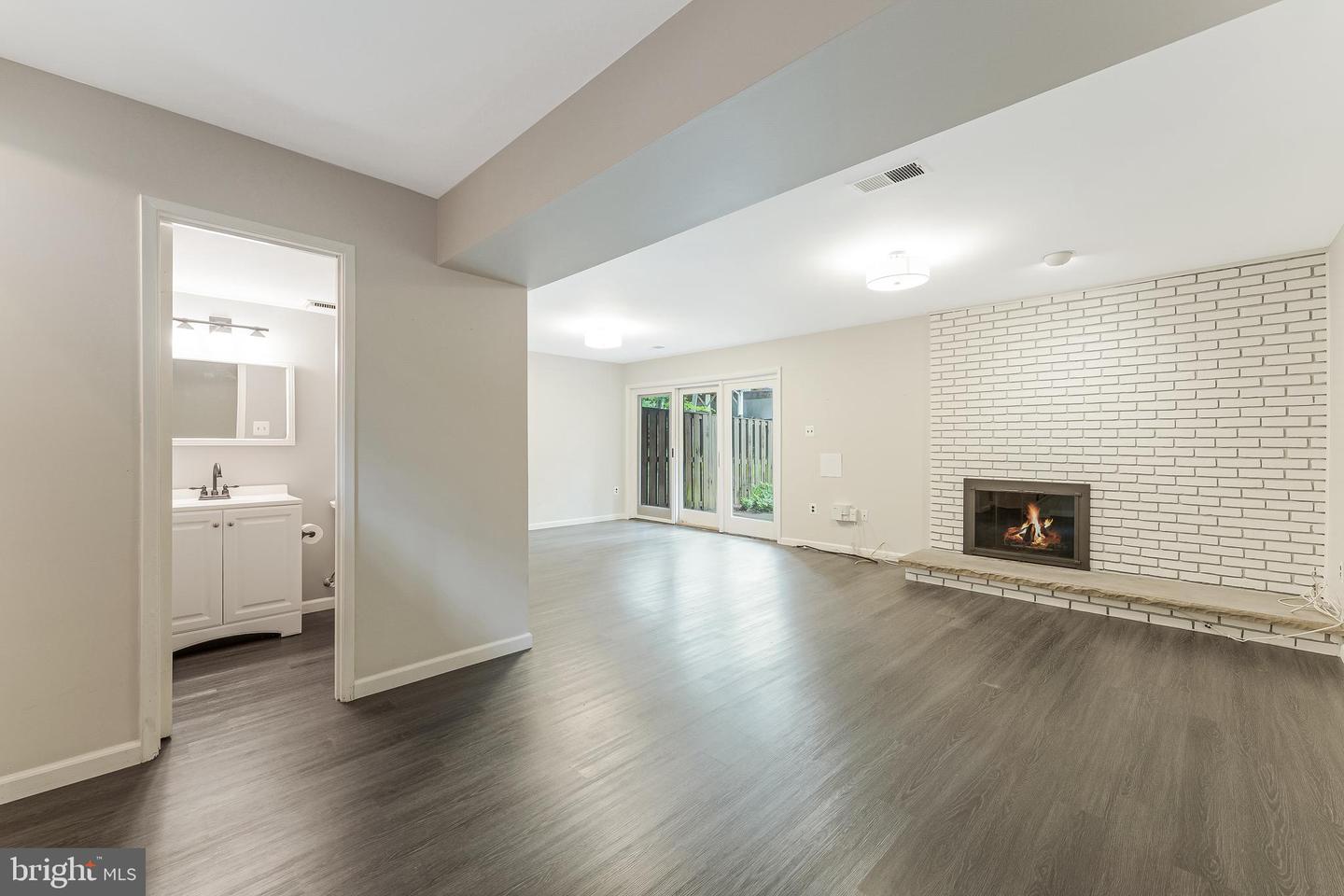 3131 EAKIN PARK CT, FAIRFAX, Virginia 22031, 3 Bedrooms Bedrooms, 8 Rooms Rooms,2 BathroomsBathrooms,Residential,For sale,3131 EAKIN PARK CT,VAFX2240264 MLS # VAFX2240264