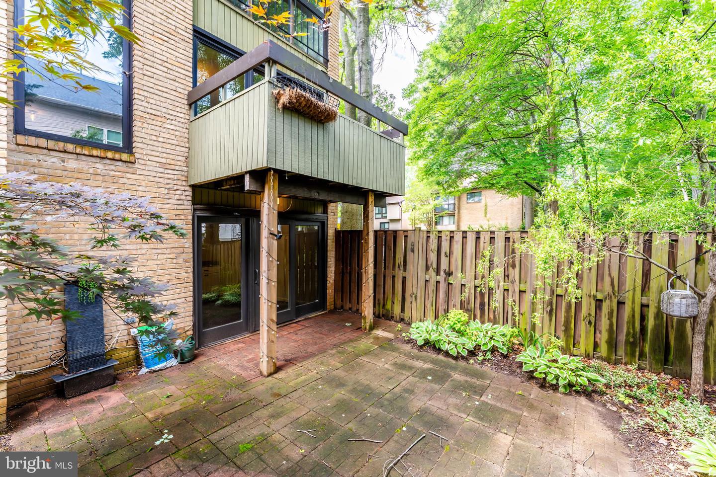3131 EAKIN PARK CT, FAIRFAX, Virginia 22031, 3 Bedrooms Bedrooms, 8 Rooms Rooms,2 BathroomsBathrooms,Residential,For sale,3131 EAKIN PARK CT,VAFX2240264 MLS # VAFX2240264
