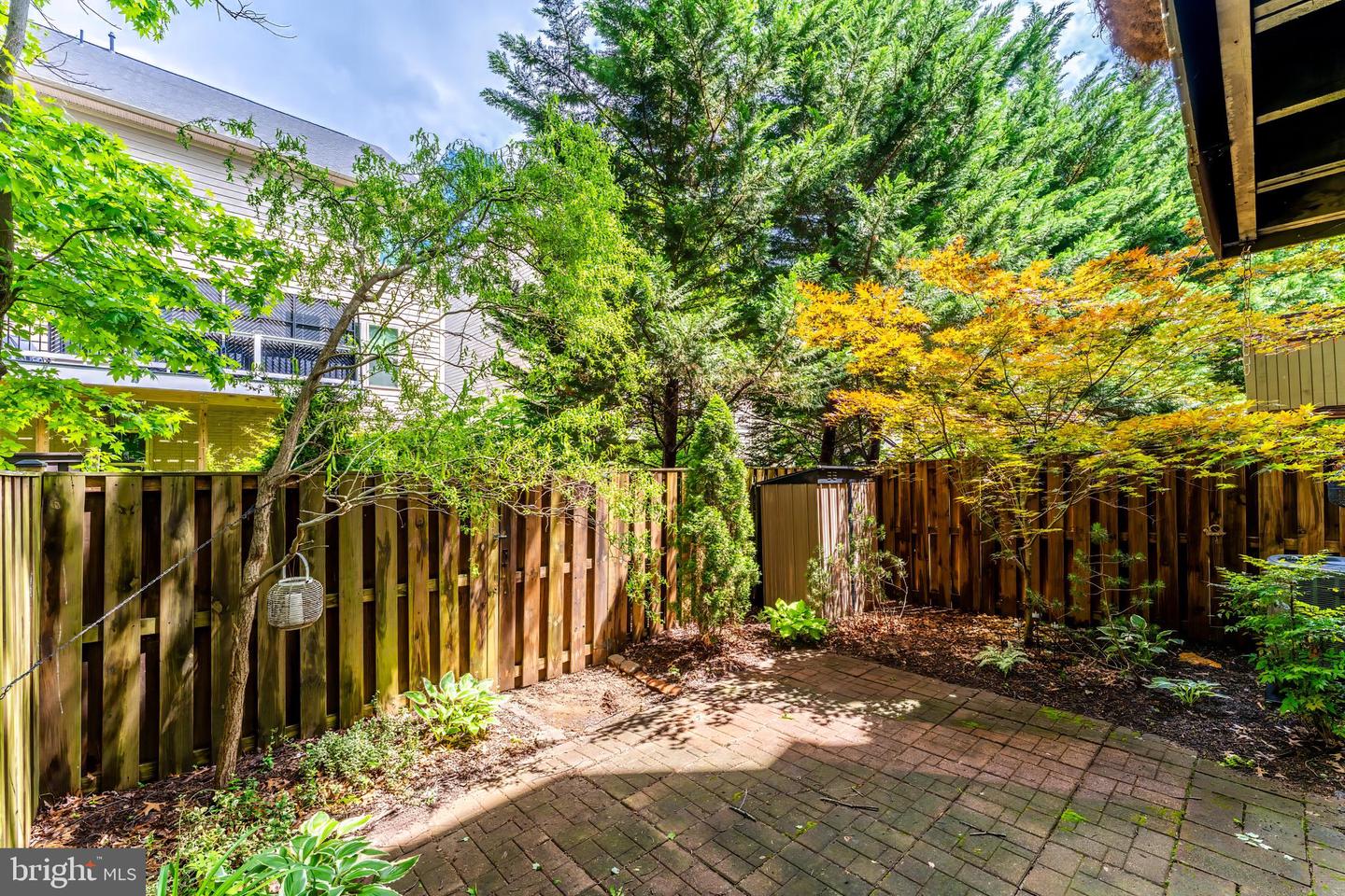 3131 EAKIN PARK CT, FAIRFAX, Virginia 22031, 3 Bedrooms Bedrooms, 8 Rooms Rooms,2 BathroomsBathrooms,Residential,For sale,3131 EAKIN PARK CT,VAFX2240264 MLS # VAFX2240264