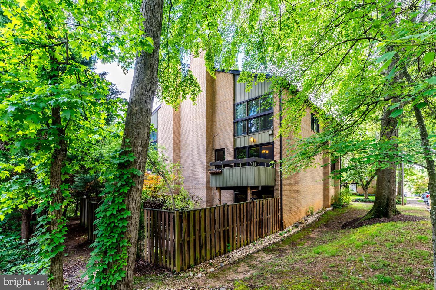 3131 EAKIN PARK CT, FAIRFAX, Virginia 22031, 3 Bedrooms Bedrooms, 8 Rooms Rooms,2 BathroomsBathrooms,Residential,For sale,3131 EAKIN PARK CT,VAFX2240264 MLS # VAFX2240264