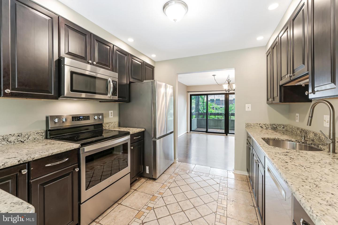 3131 EAKIN PARK CT, FAIRFAX, Virginia 22031, 3 Bedrooms Bedrooms, 8 Rooms Rooms,2 BathroomsBathrooms,Residential,For sale,3131 EAKIN PARK CT,VAFX2240264 MLS # VAFX2240264