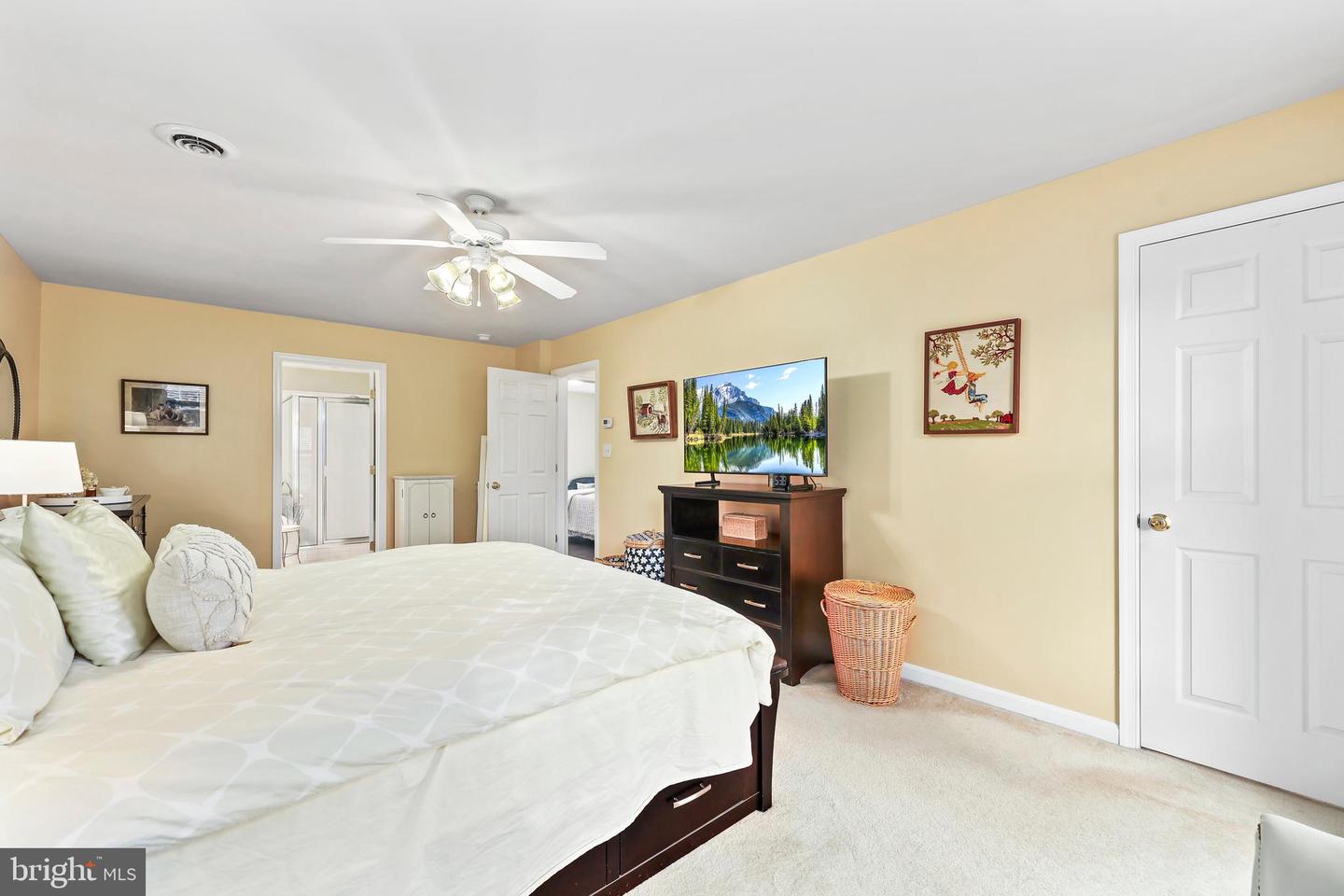 135 GREENWAY ST, FREDERICKSBURG, Virginia 22405, 4 Bedrooms Bedrooms, ,2 BathroomsBathrooms,Residential,For sale,135 GREENWAY ST,VAST2038744 MLS # VAST2038744