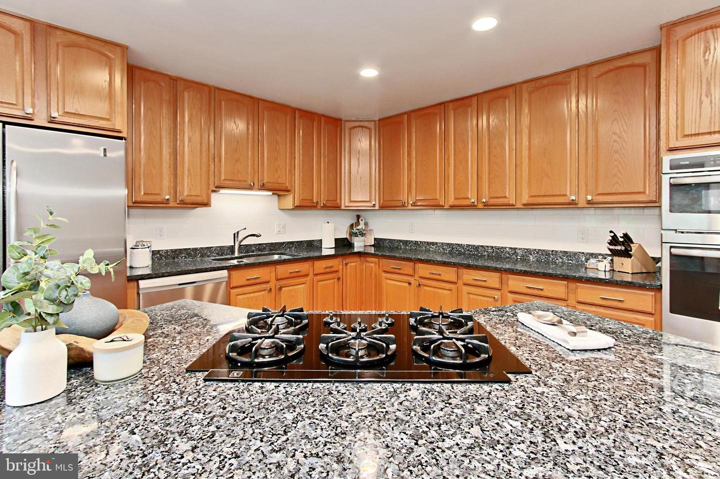 7224 OLDE LANTERN WAY, SPRINGFIELD, Virginia 22152, 3 Bedrooms Bedrooms, ,3 BathroomsBathrooms,Residential,For sale,7224 OLDE LANTERN WAY,VAFX2240292 MLS # VAFX2240292