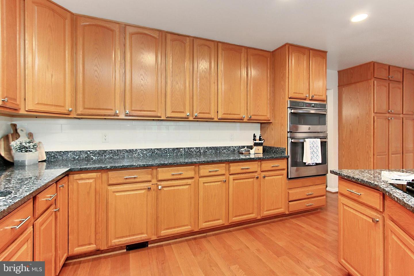 7224 OLDE LANTERN WAY, SPRINGFIELD, Virginia 22152, 3 Bedrooms Bedrooms, ,3 BathroomsBathrooms,Residential,For sale,7224 OLDE LANTERN WAY,VAFX2240292 MLS # VAFX2240292