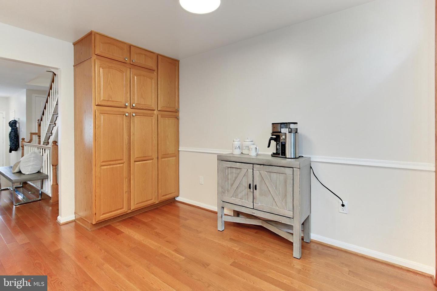 7224 OLDE LANTERN WAY, SPRINGFIELD, Virginia 22152, 3 Bedrooms Bedrooms, ,3 BathroomsBathrooms,Residential,For sale,7224 OLDE LANTERN WAY,VAFX2240292 MLS # VAFX2240292
