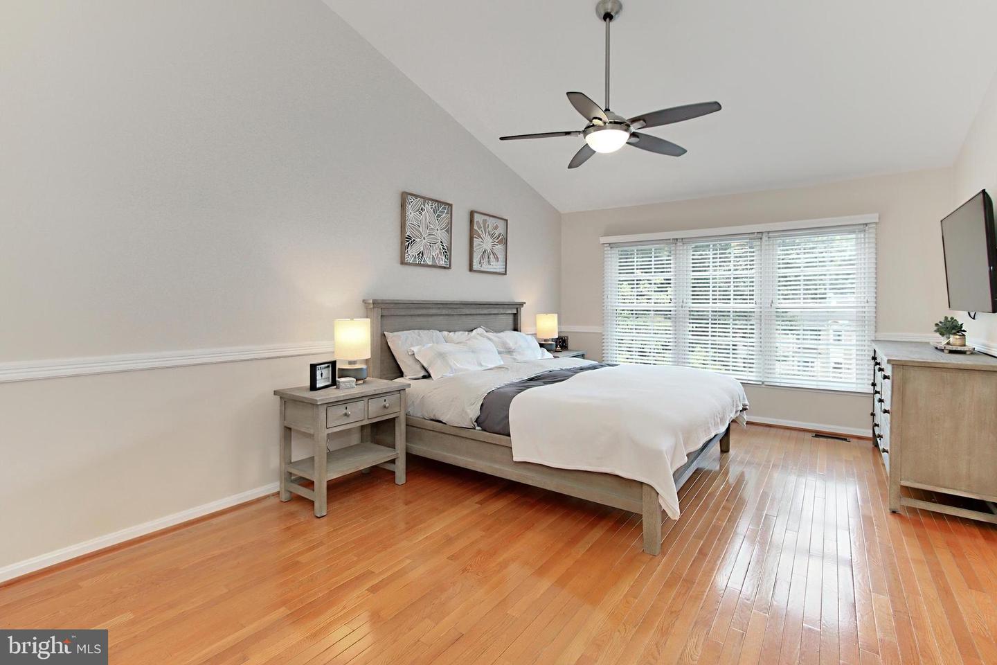 7224 OLDE LANTERN WAY, SPRINGFIELD, Virginia 22152, 3 Bedrooms Bedrooms, ,3 BathroomsBathrooms,Residential,For sale,7224 OLDE LANTERN WAY,VAFX2240292 MLS # VAFX2240292